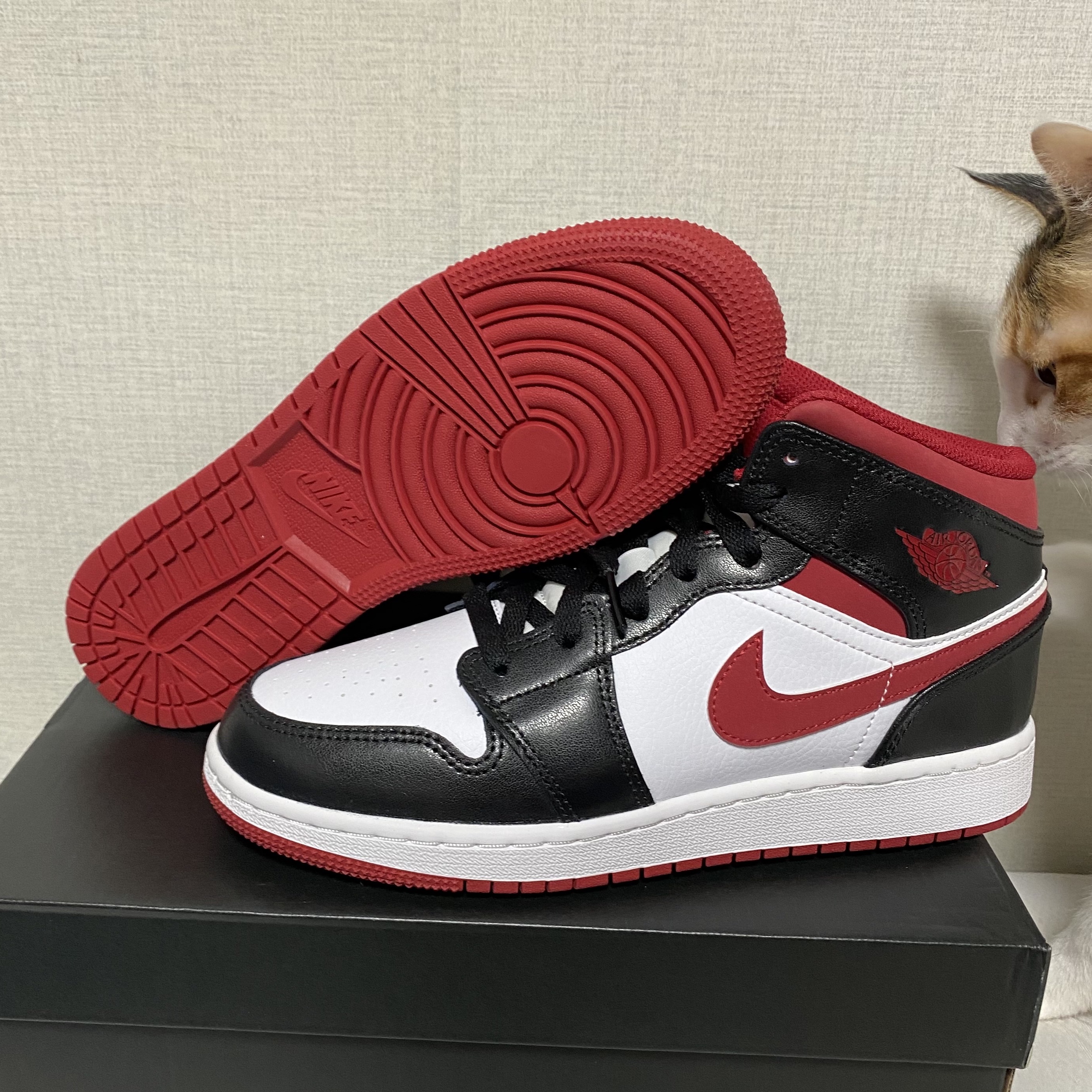 (GS) Jordan 1 Mid Gym Red Black White 착용 스타일 - 2