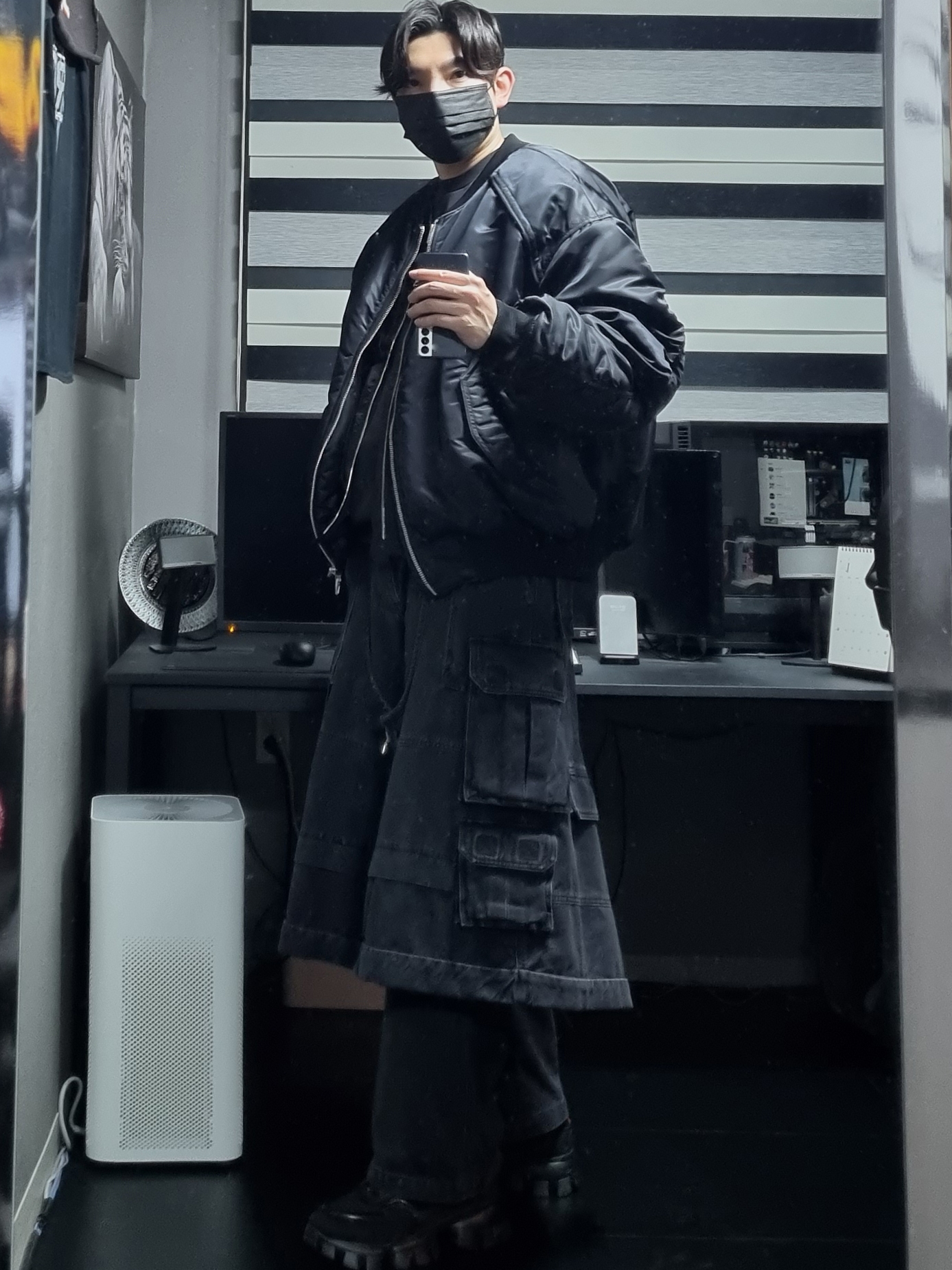 Prada Cloudbust Thunder Technical Fabric Sneakers Black 착용 스타일 - 2