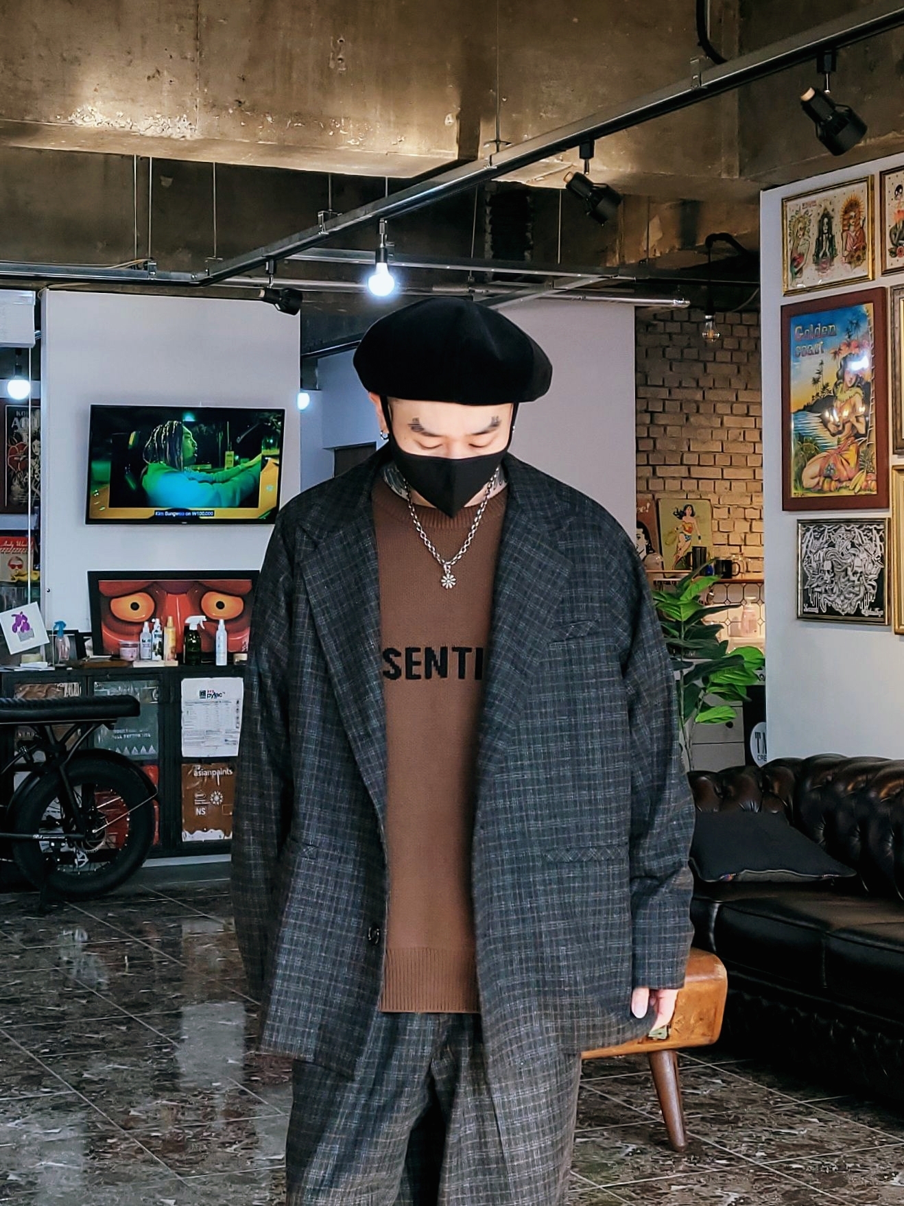 Essentials Knit Sweater Brown/Rain Drum - Ssense Exclusive, Converse x Takahiromiyashita The Soloist Jack Purcell Zip Ox Black White 착용 스타일 - 2
