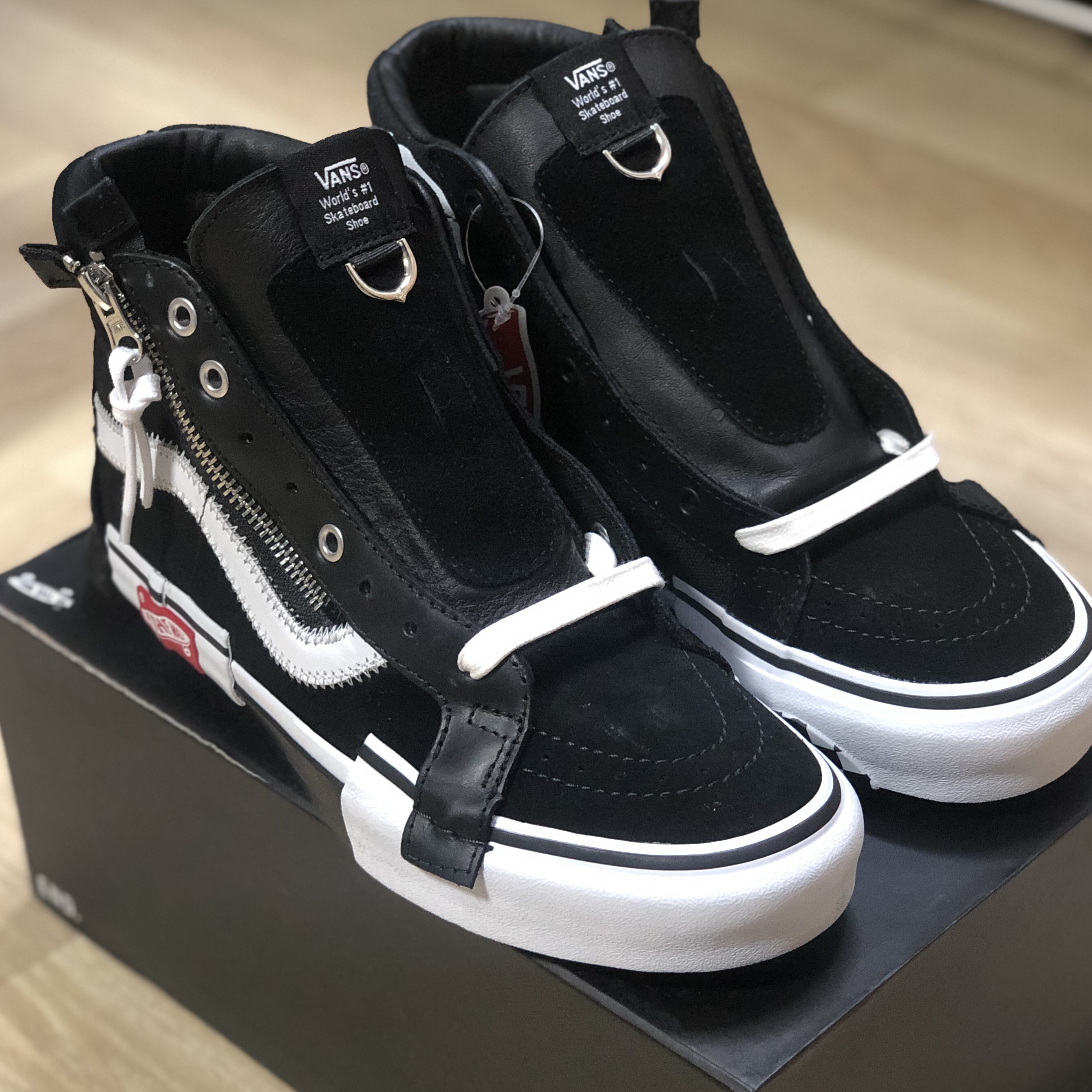 Vans Vault x Mastermind x END. Sk8-Hi Cap LX Black 착용 스타일 - 4