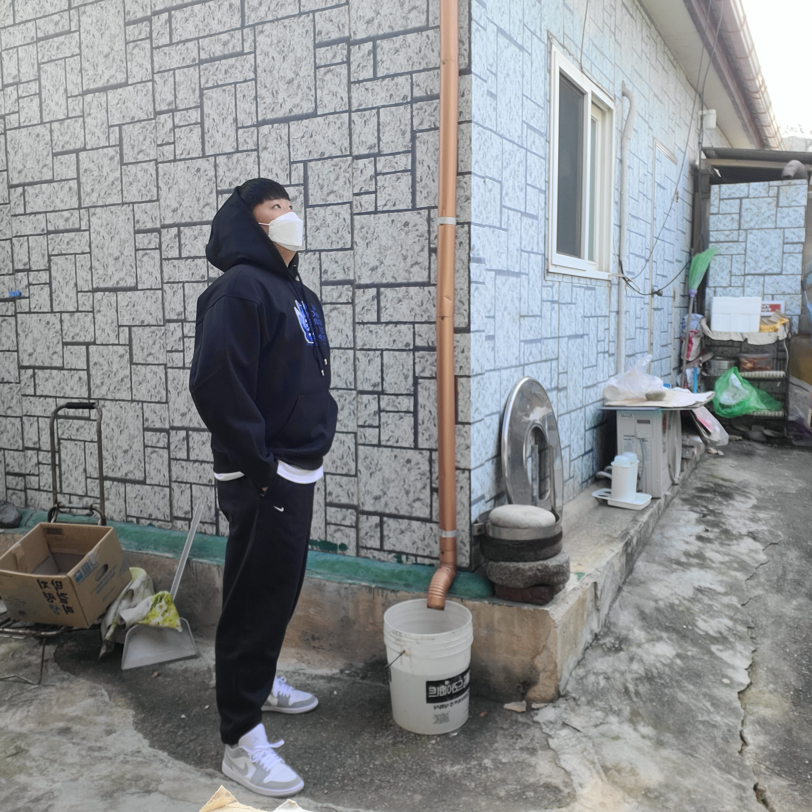 Maison Kitsune x Ader Error Meditation Fox Hoodie Black, Nike NRG Solo Swoosh Fleece Pants Black - US/EU 착용 스타일