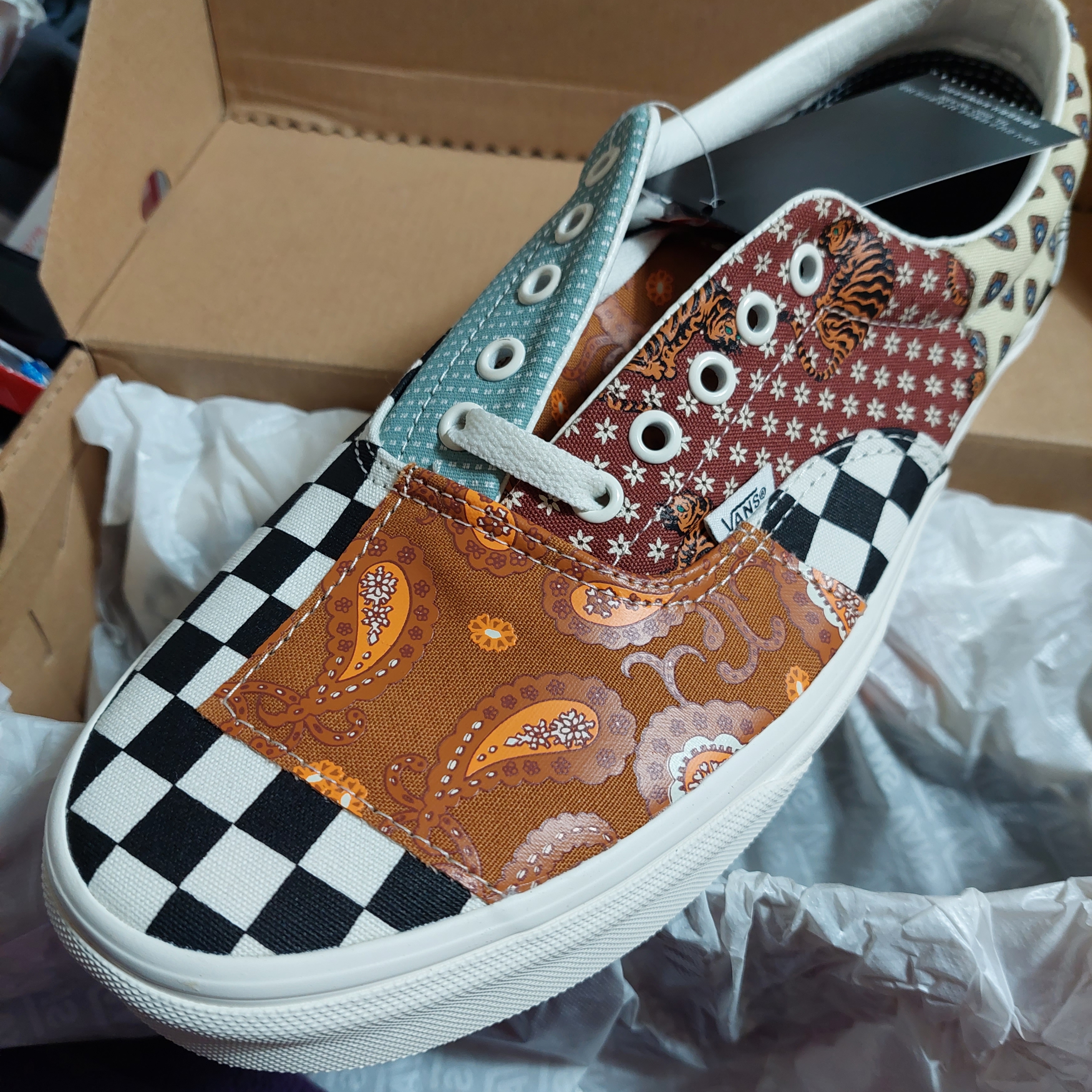 Vans Era Tiger Patchwork 착용 스타일