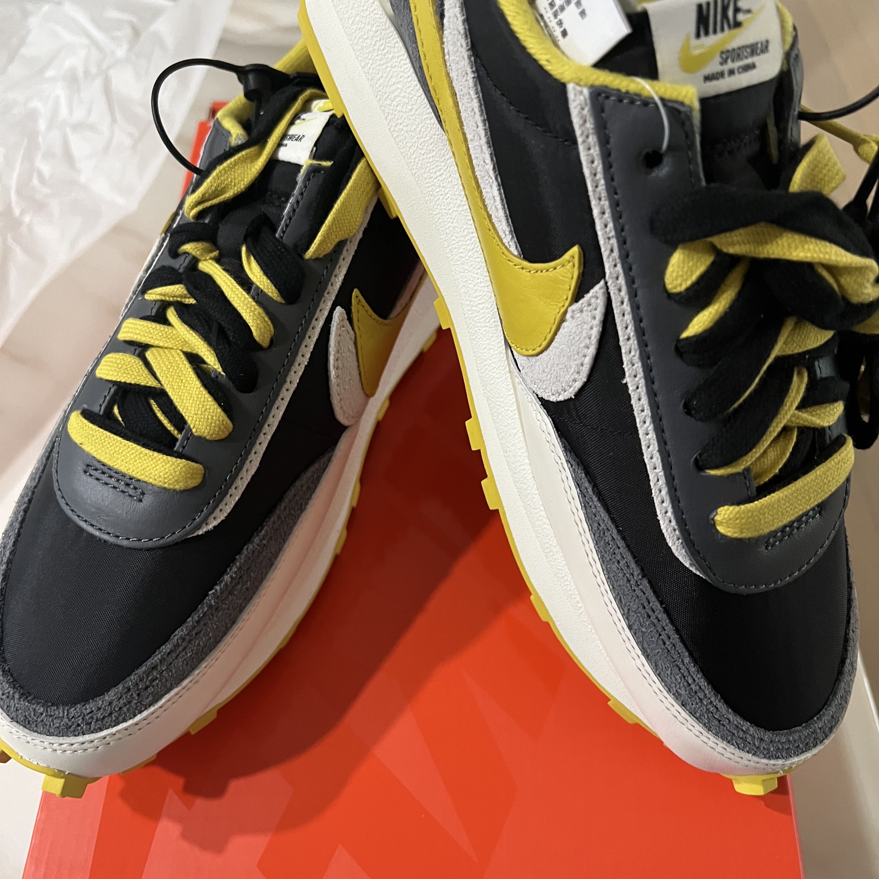 Nike x Sacai x Undercover LDWaffle Black Bright Citron 착용 스타일