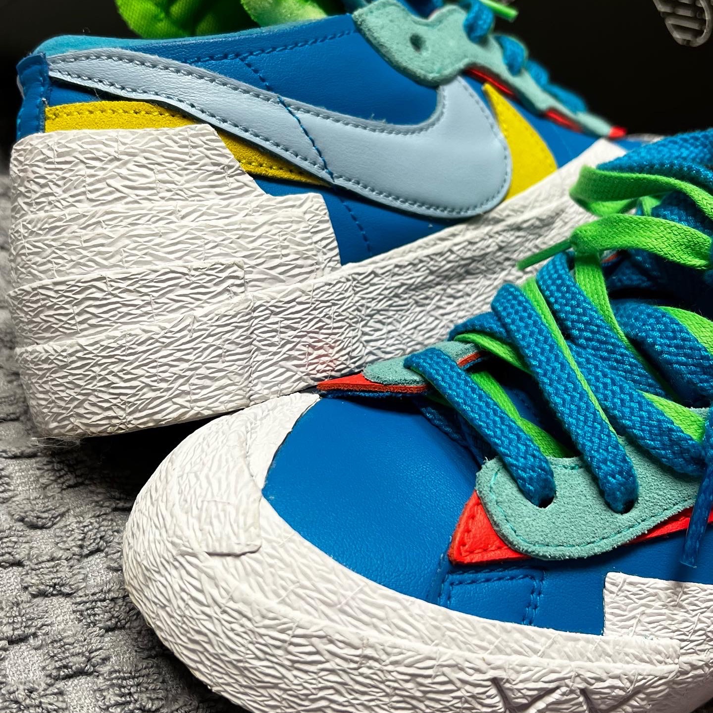 Nike x Sacai x Kaws Blazer Low Neptune Blue 착용 스타일 - 3