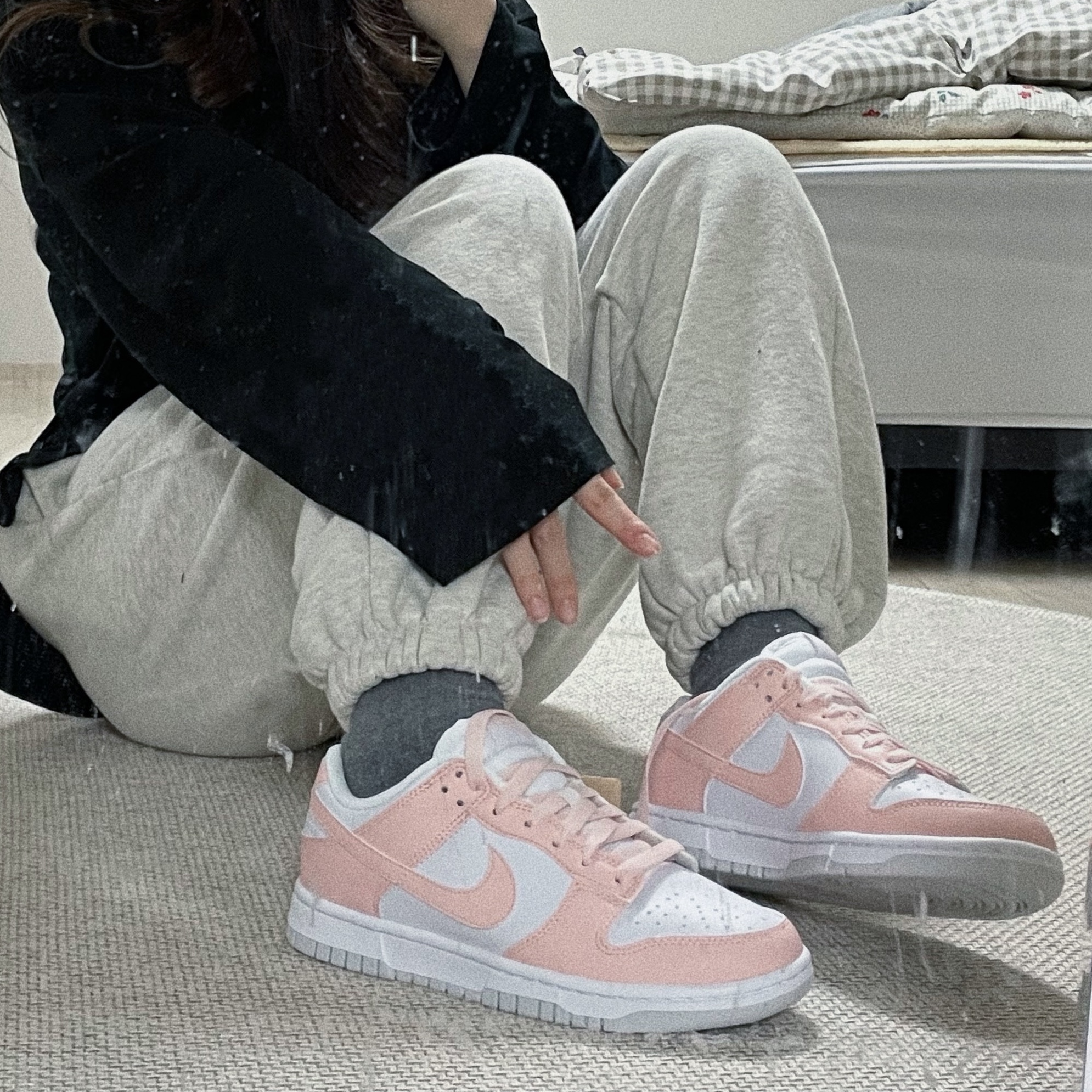 (W) Nike Dunk Low Next Nature Pale Coral 착용 스타일 - 3