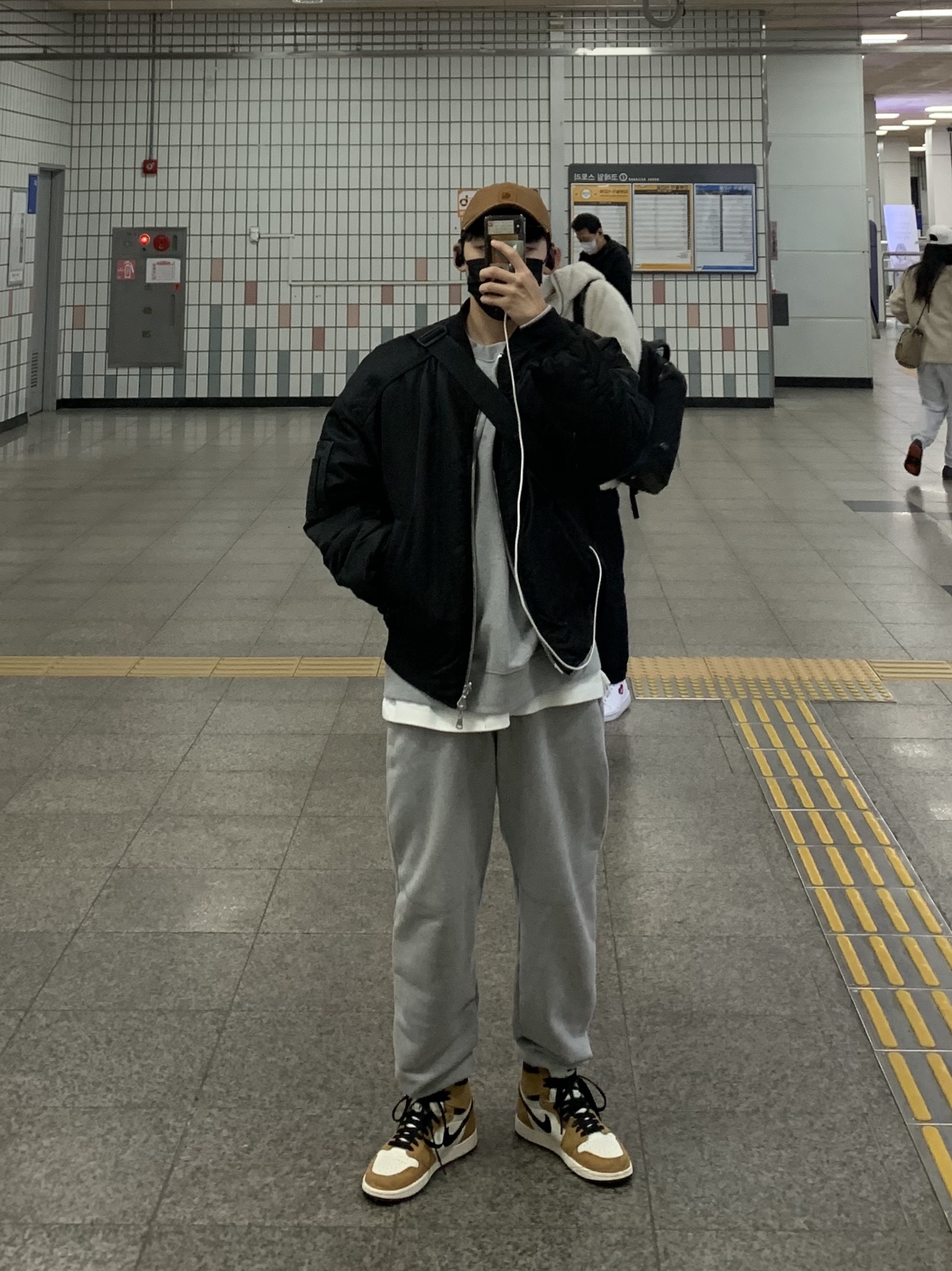 Jordan 1 Retro High Rookie of the Year 착용 스타일