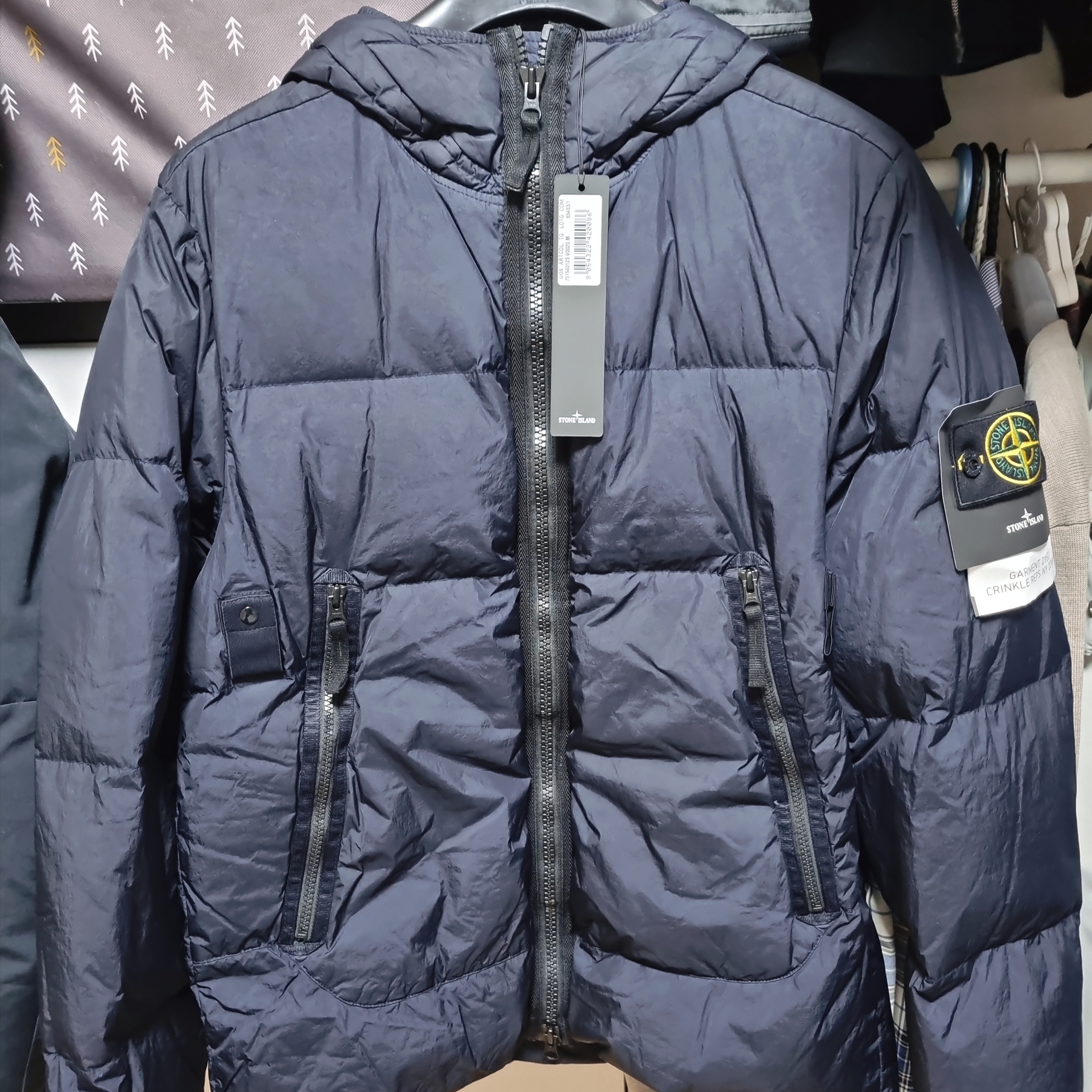 Stone Island 40123 Garment Dyed Crinkle Reps Down Jacket Black - 21FW 착용 스타일