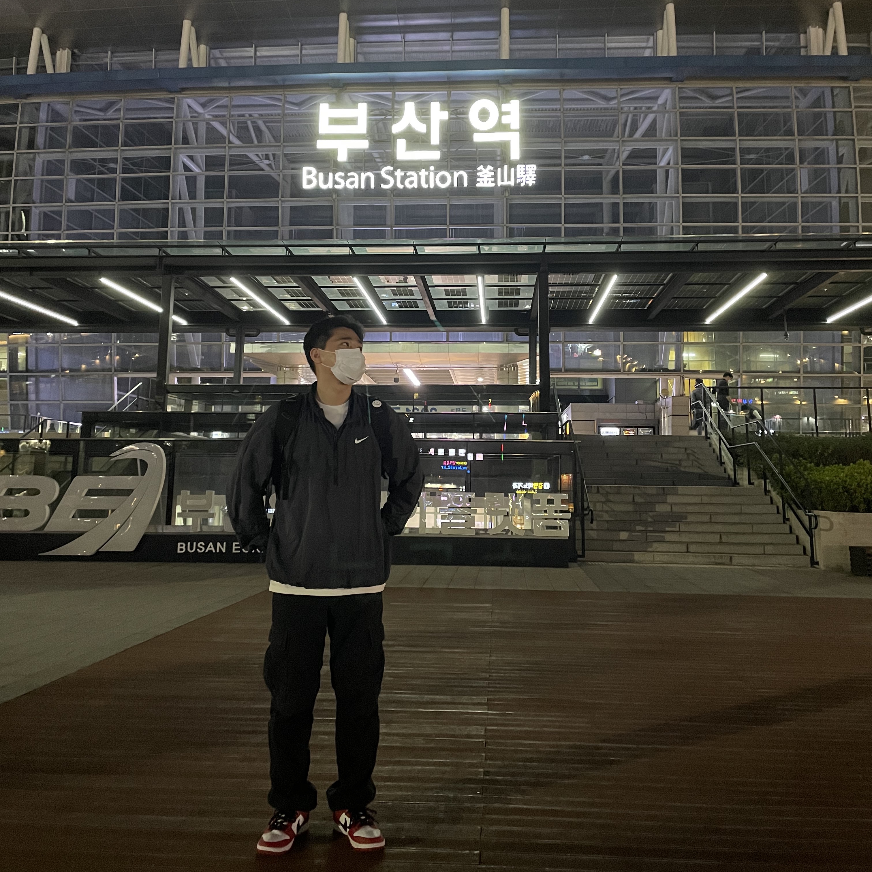 Nike SB Dunk Low Pro Chicago, Nike x Stussy Windrunner Jacket Off Noir 착용 스타일