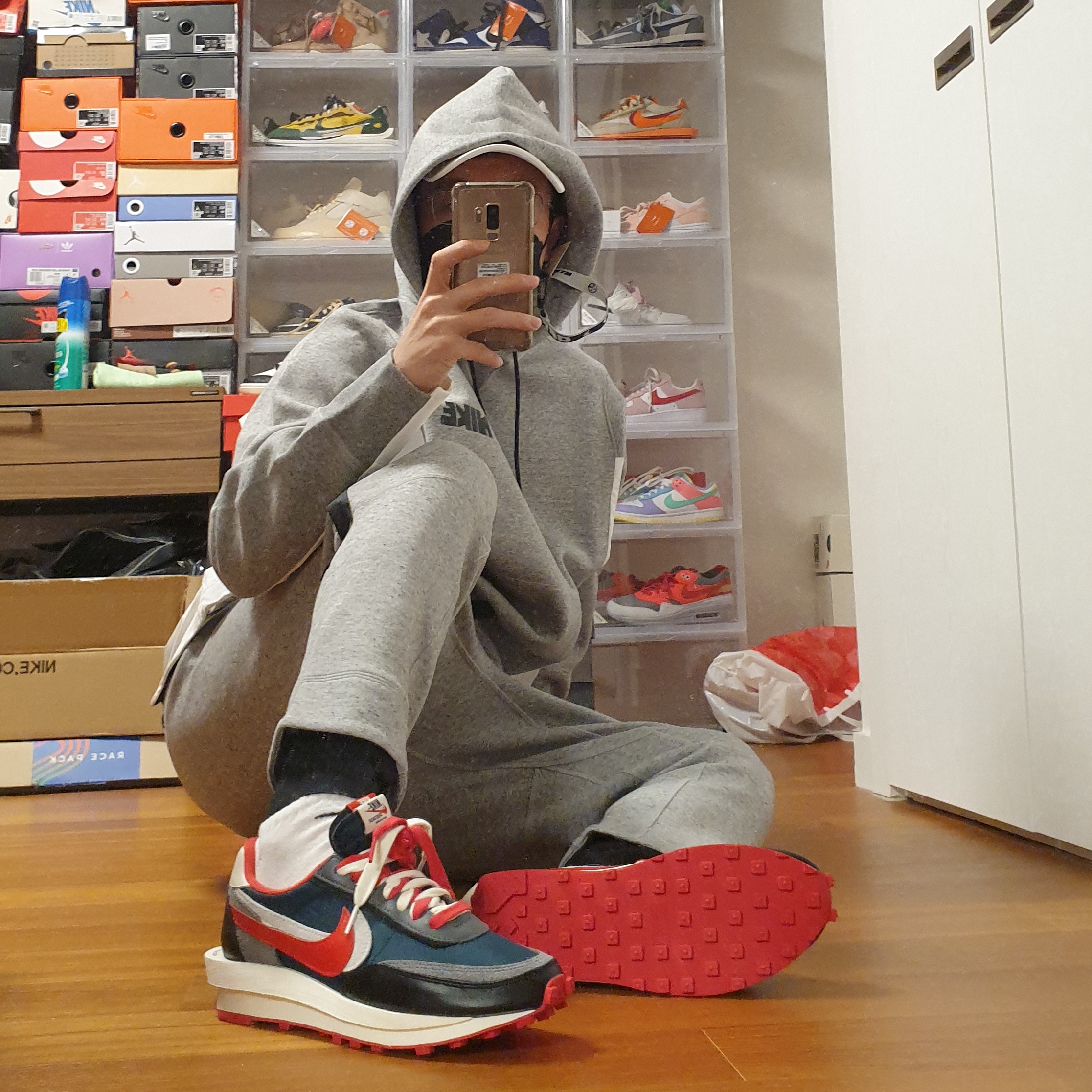 Nike x Sacai x Undercover LDWaffle Midnight Spruce University Red, Nike x Sacai NRG Pullover Hoodie Dark Grey Heather - US/EU 착용 스타일 - 3