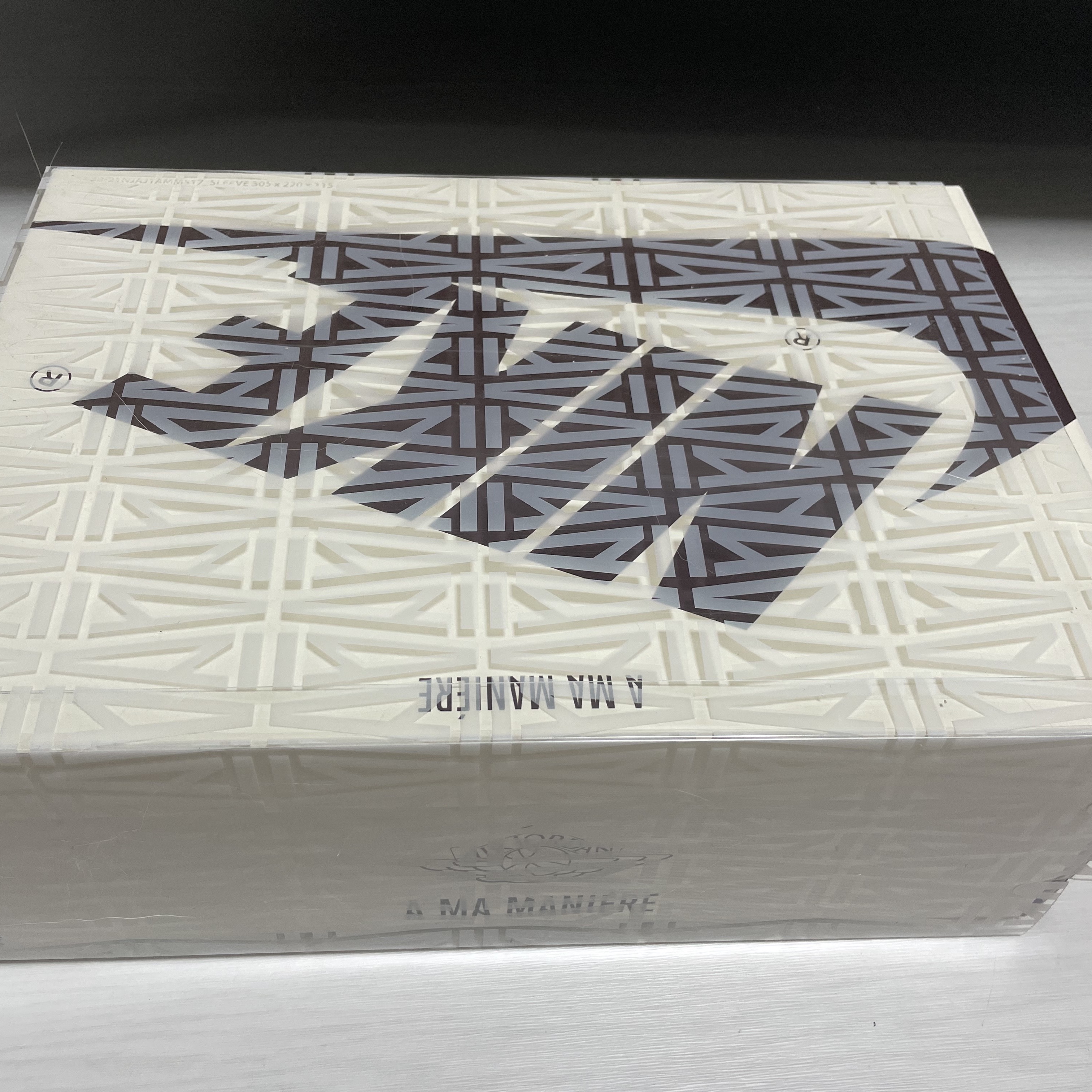 Jordan 1 x A Ma Maniere Retro High OG SP Sail and Burgundy 착용 스타일 - 1