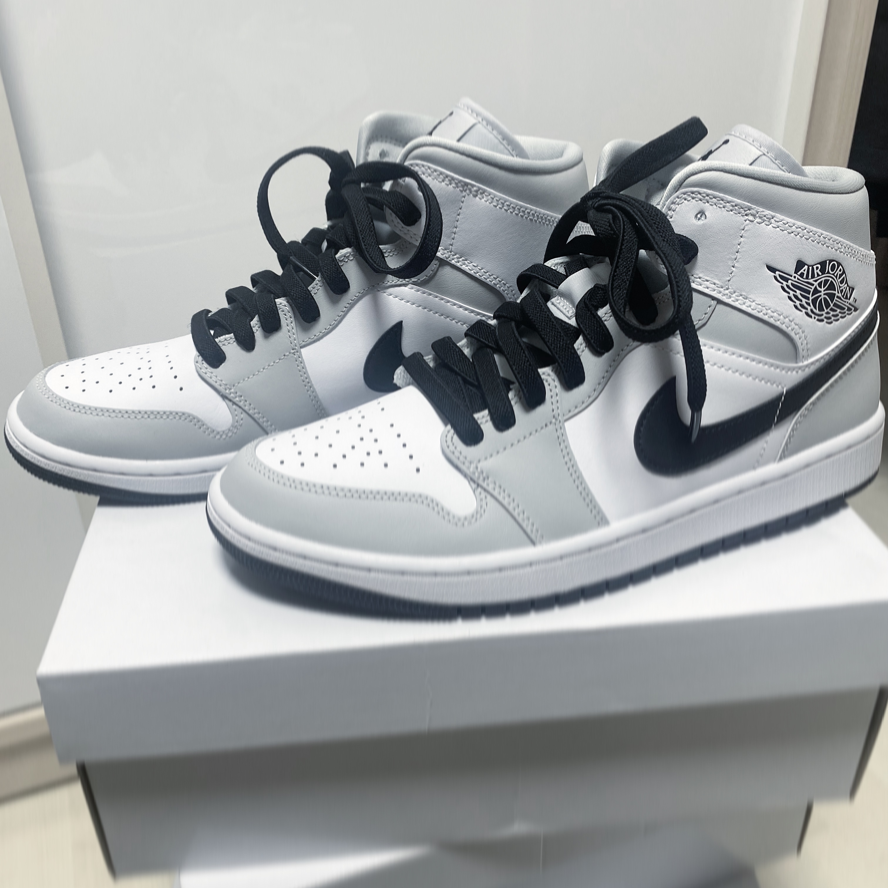 (W) Jordan 1 Mid Grey Fog 착용 스타일