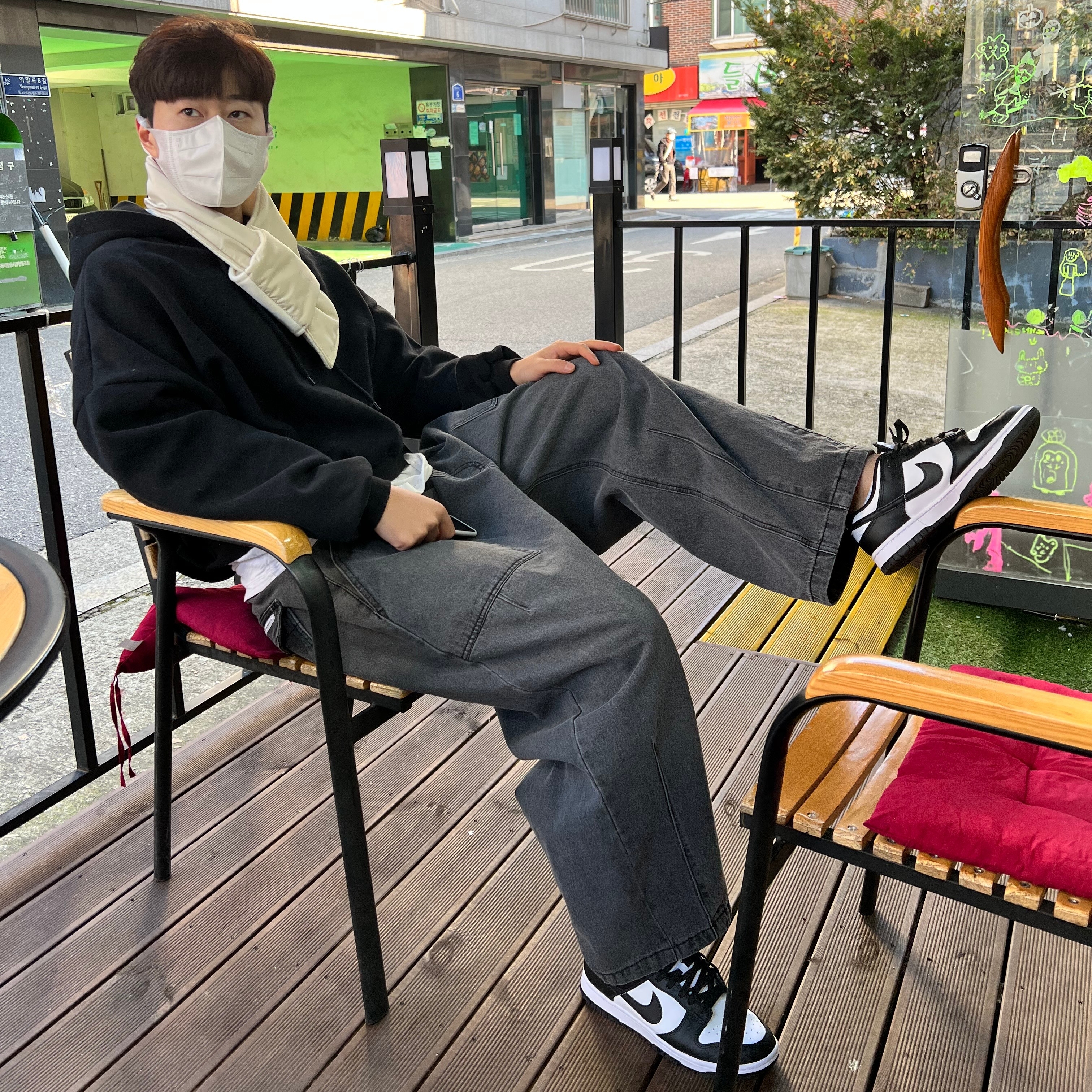Nike Dunk Low Retro Black 착용 스타일 - 2