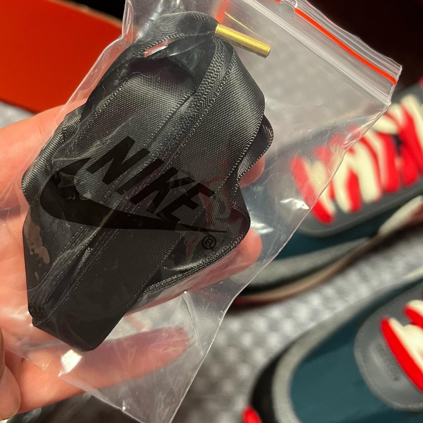 Nike x Sacai x Undercover LDWaffle Midnight Spruce University Red 착용 스타일 - 4