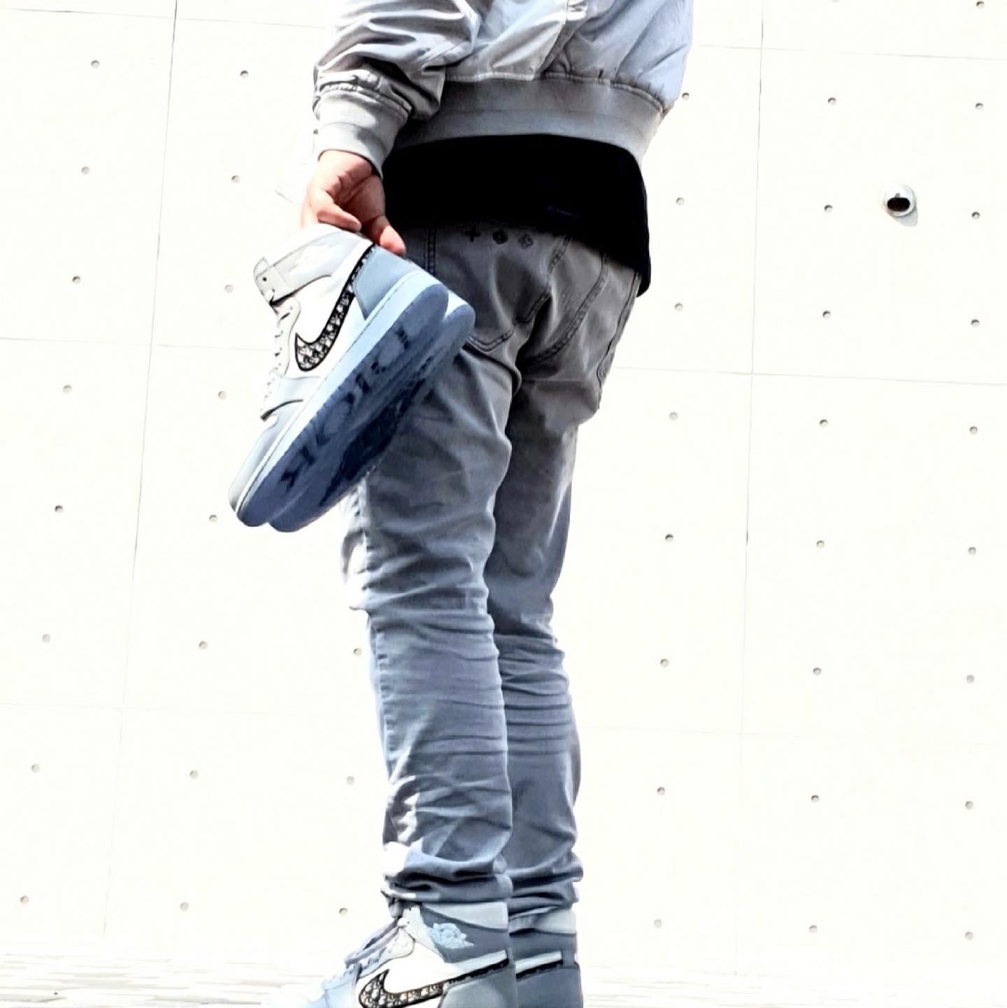 Jordan 1 x Dior High OG 착용 스타일
