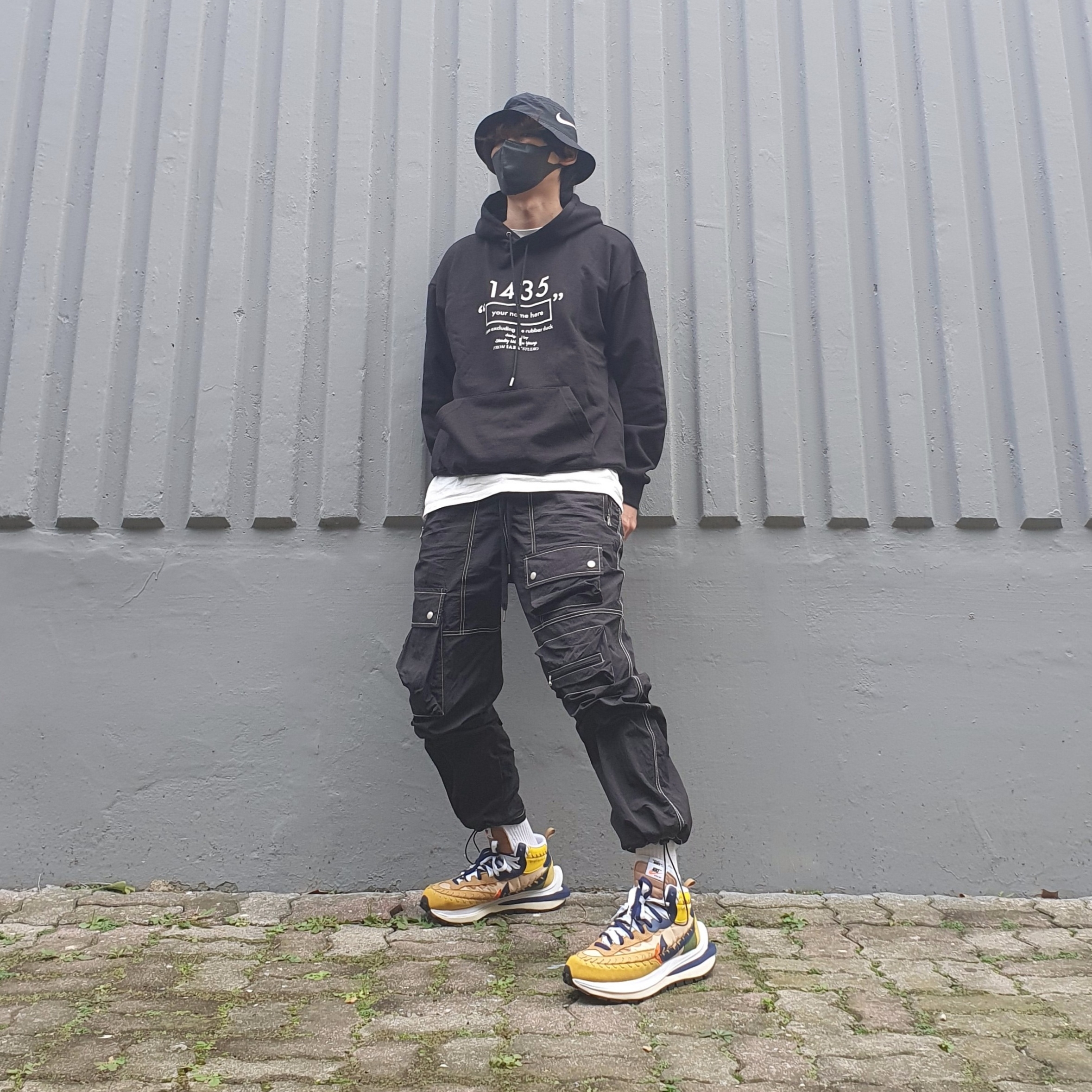 Nike x Stussy Bucket Hat Black, Nike x Sacai x Jean Paul Gaultier VaporWaffle Sesame Blue Void 착용 스타일