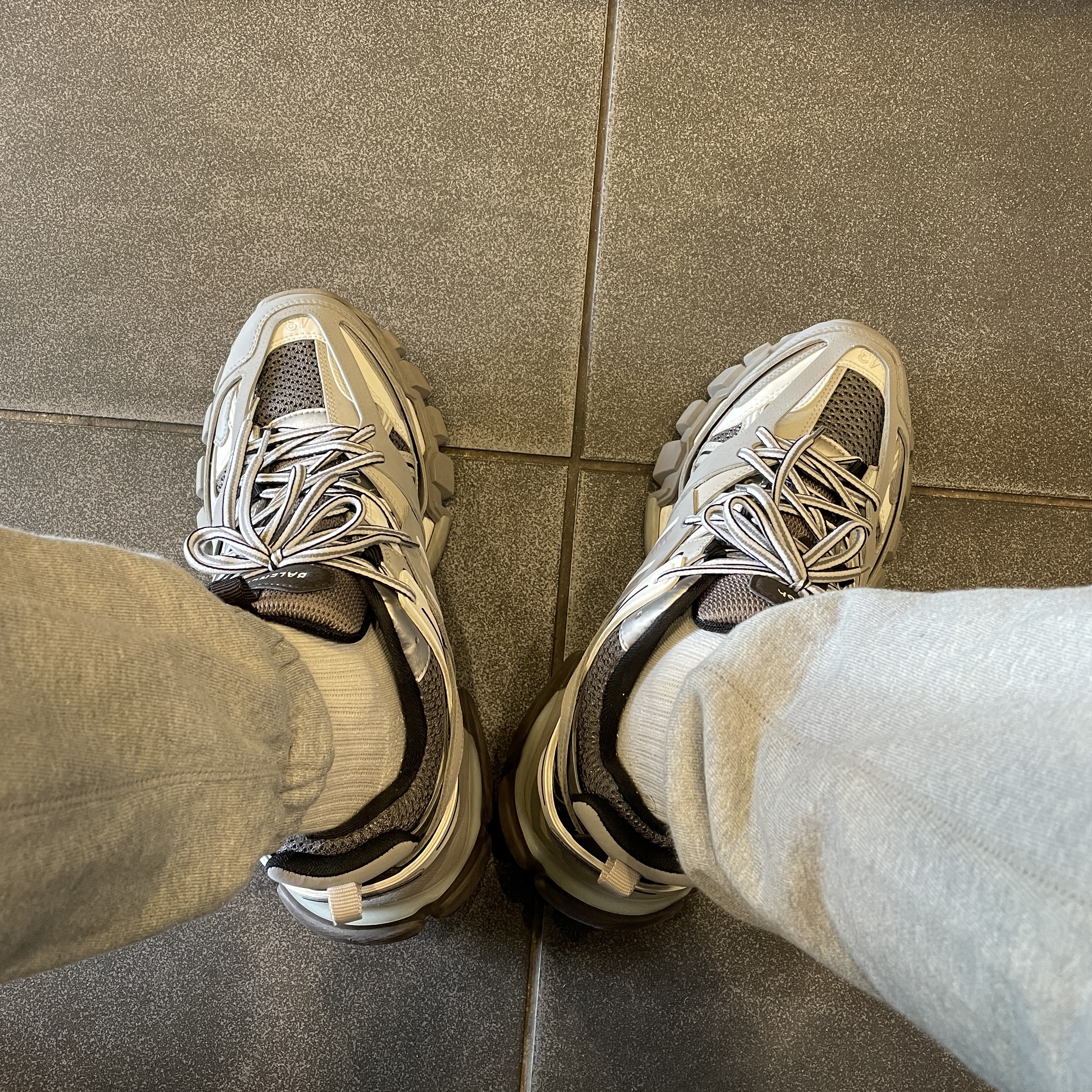 Balenciaga Track Sneakers Grey White 2019 착용 스타일