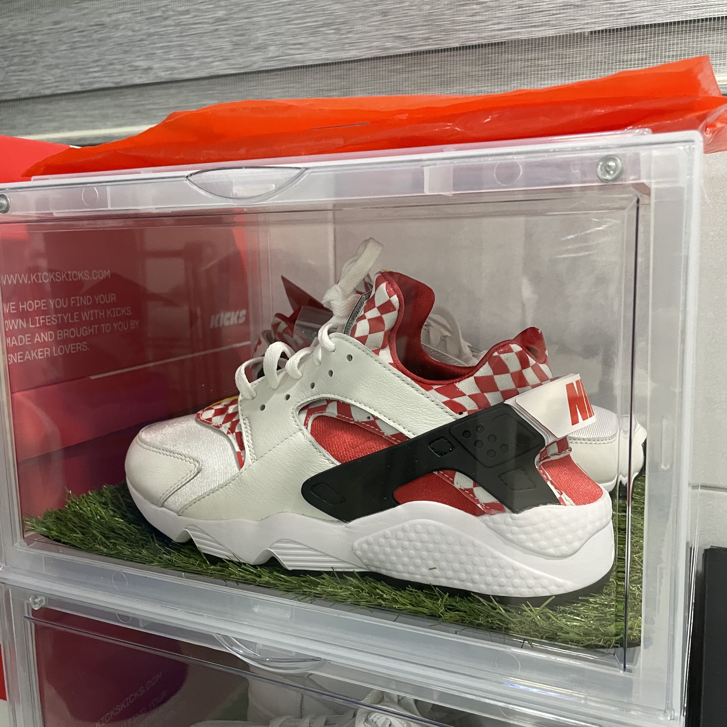 Nike Air Huarache Premium QS Liverpool 착용 스타일 - 3