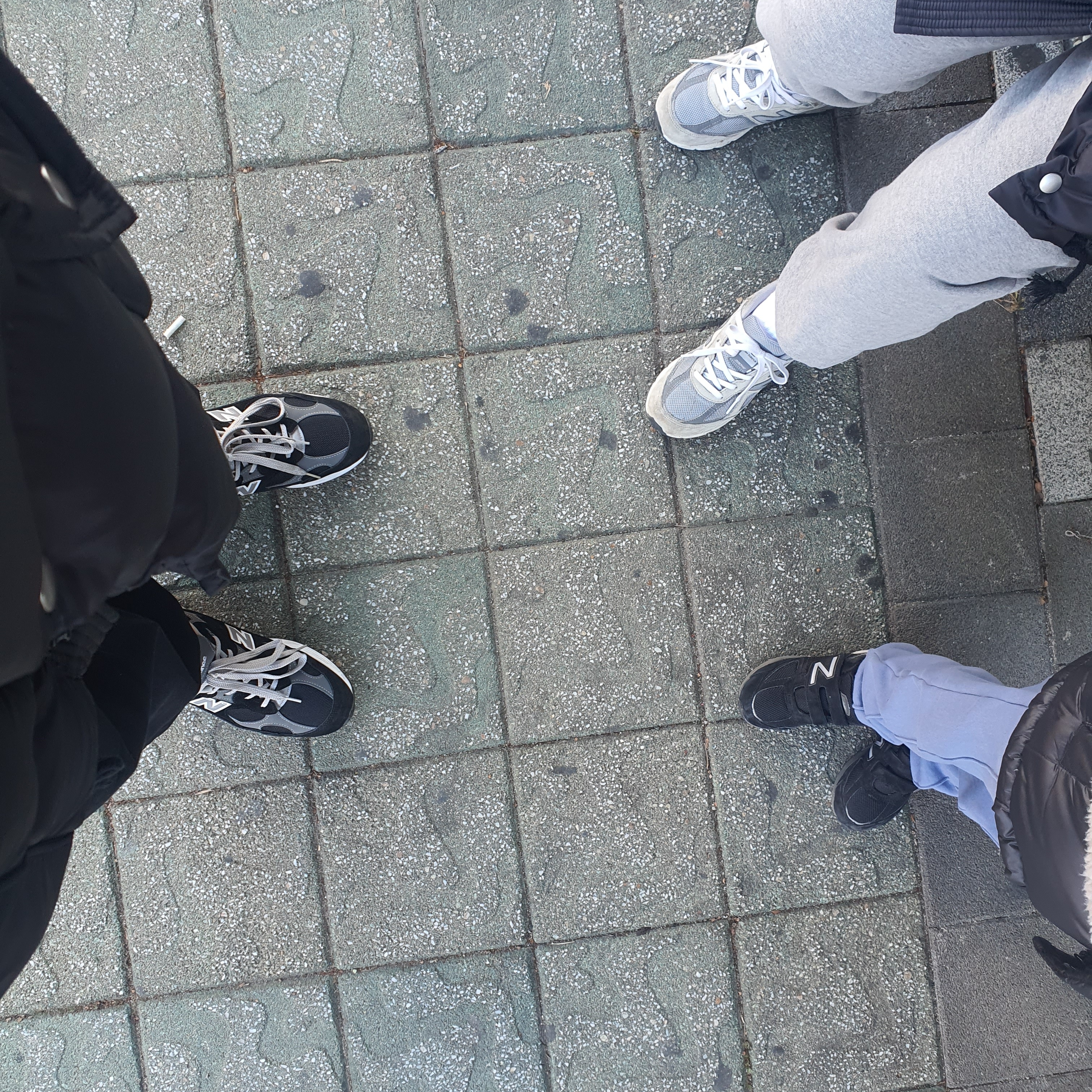 New Balance 992 Made in USA Black Grey, New Balance 990vs4 Made in USA Grey 착용 스타일 - 1