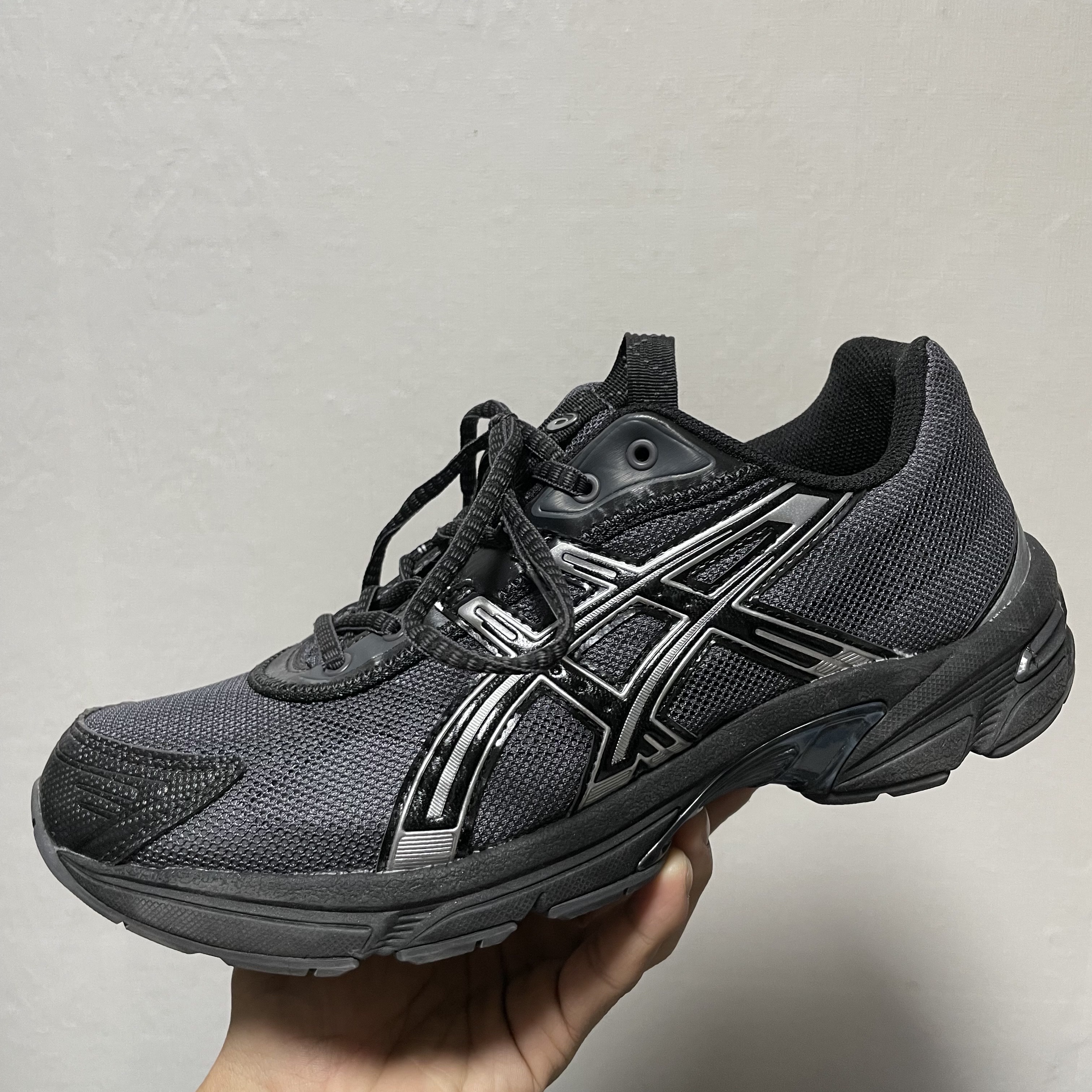 Asics UB2-S Gel-1130 Asphalt Pure Silver 착용 스타일