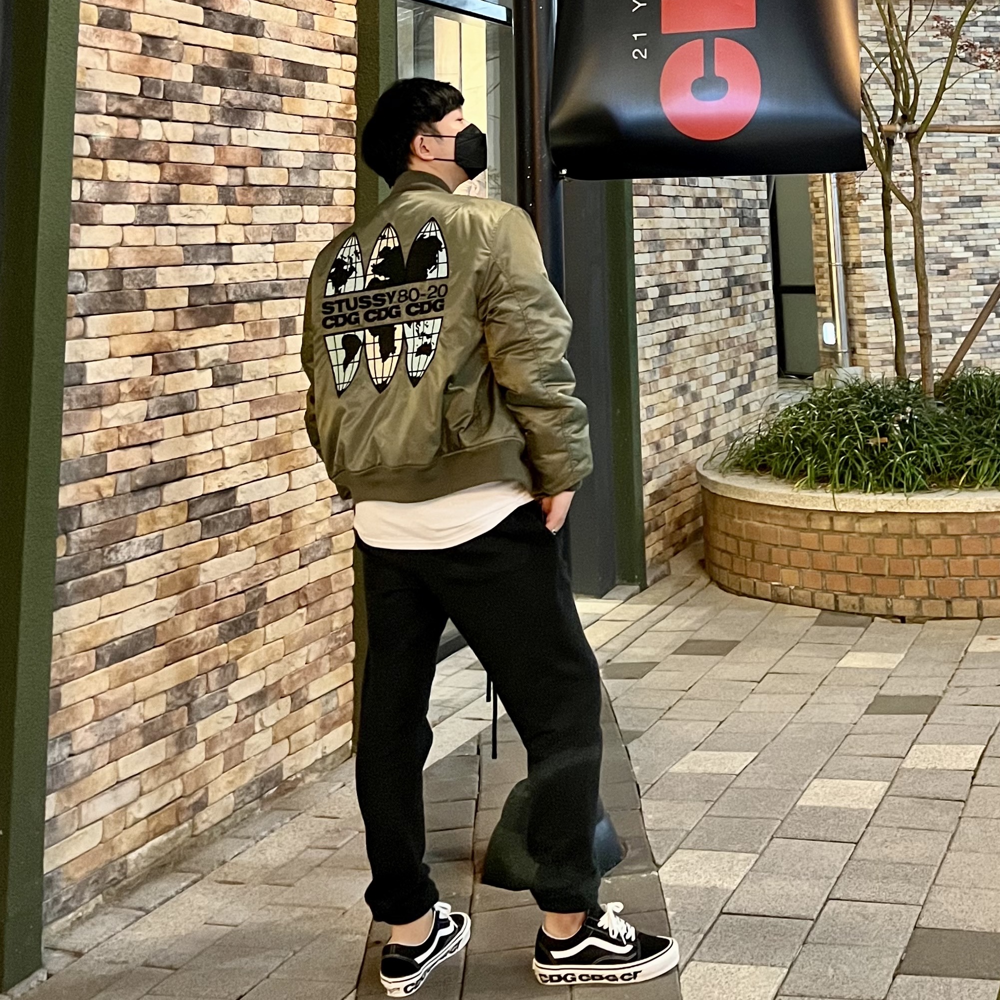 Essentials Sweatpants Black - 21SS, Stussy World Tour LS T-Shirt White 착용 스타일 - 2