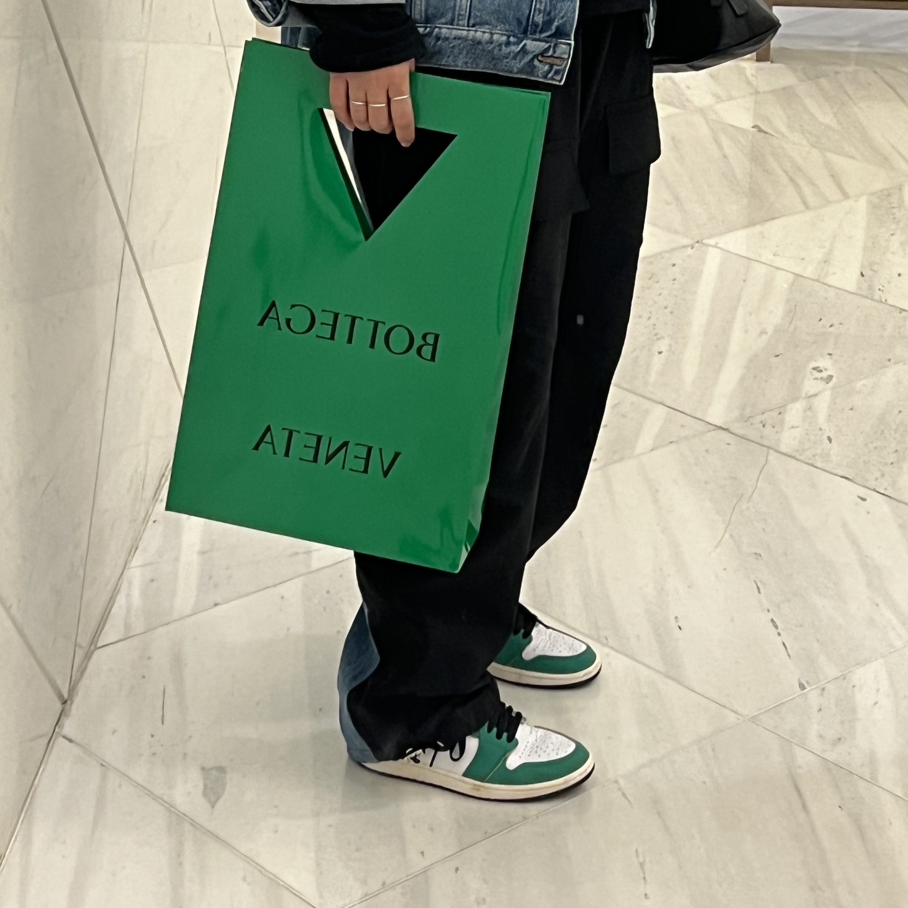 (W) Jordan 1 Retro High OG Lucky Green 착용 스타일 - 2