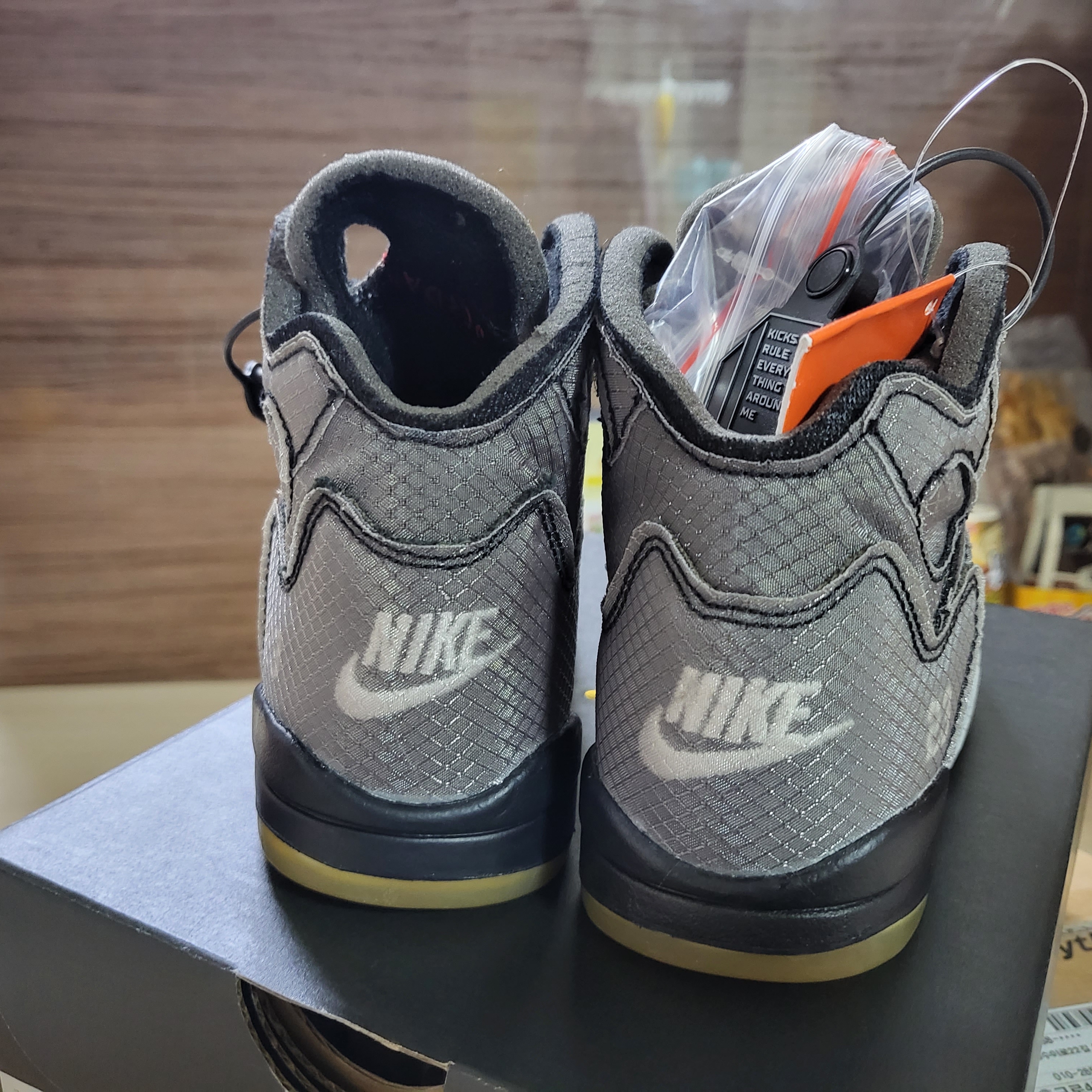 (PS) Jordan 5 x Off-White Retro SP Black Muslin 착용 스타일 - 3