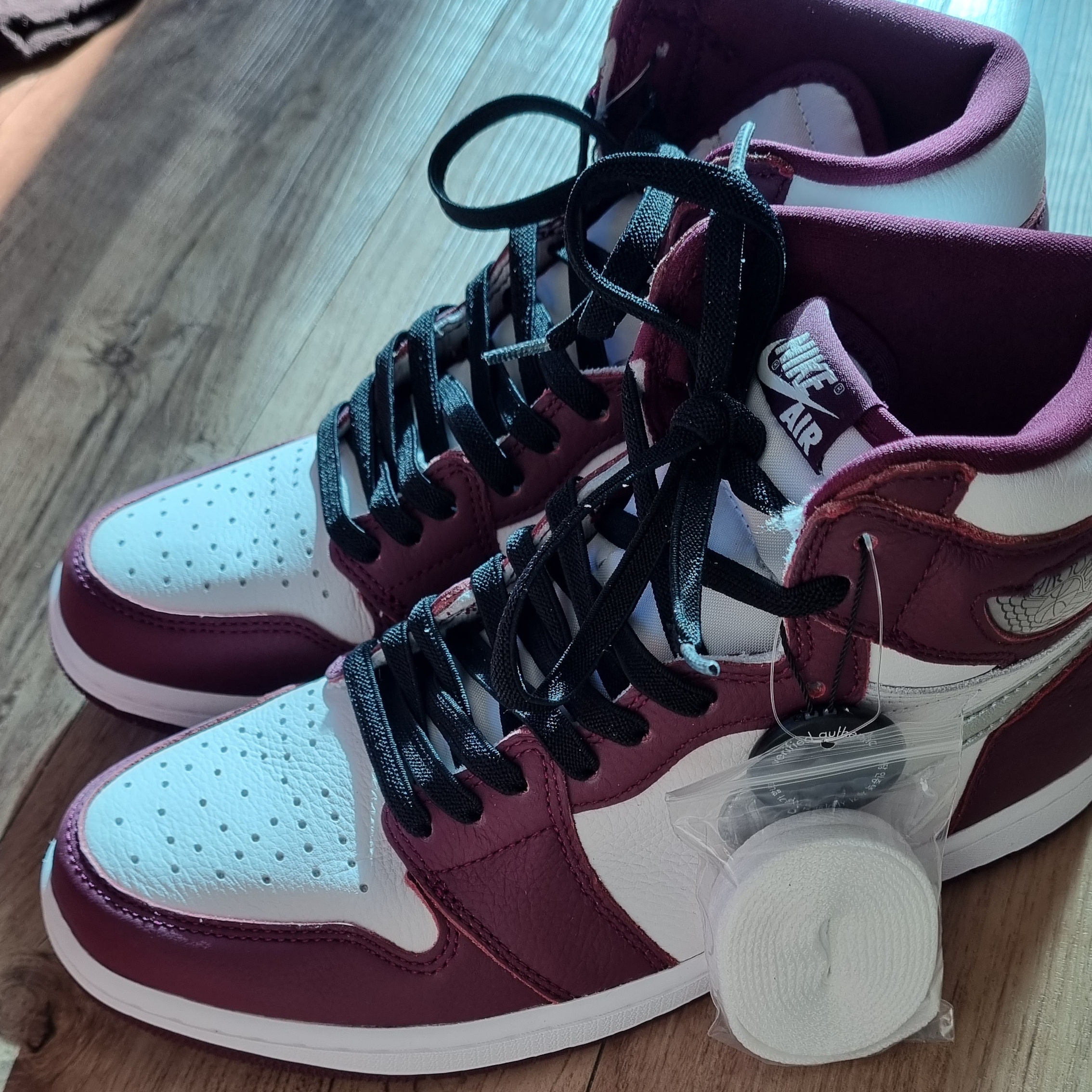 Jordan 1 Retro High OG Bordeaux 착용 스타일