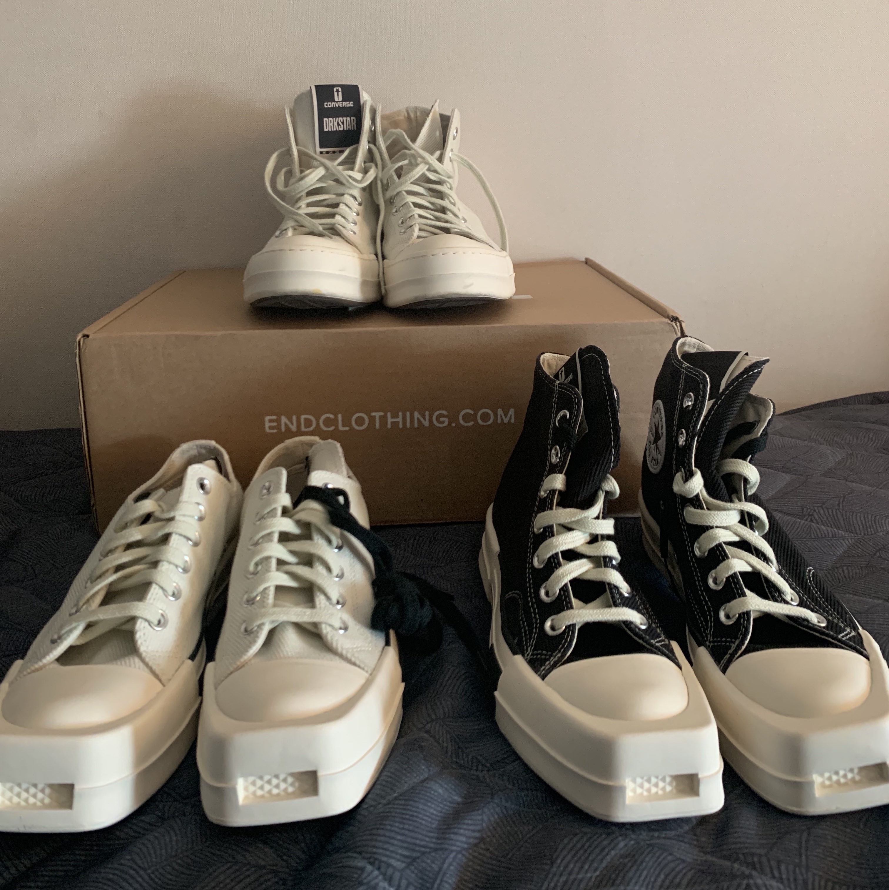 Converse x Drkshdw Drkstr Chuck 70 High Lily White, Converse x Drkshdw Turbodrk Chuck 70 Hi Black 착용 스타일 - 2