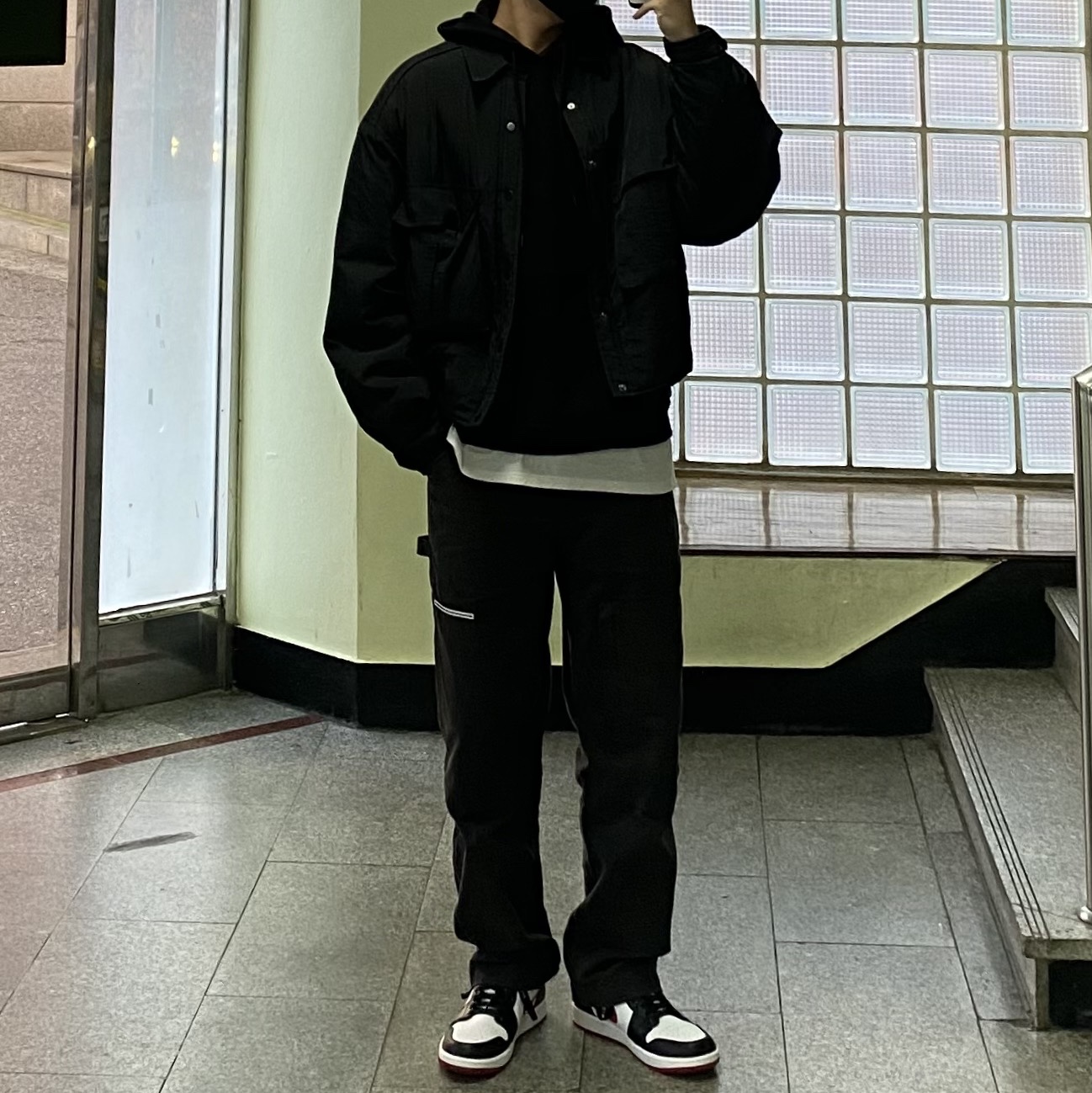 Jordan 1 Mid Gym Red Black White 착용 스타일
