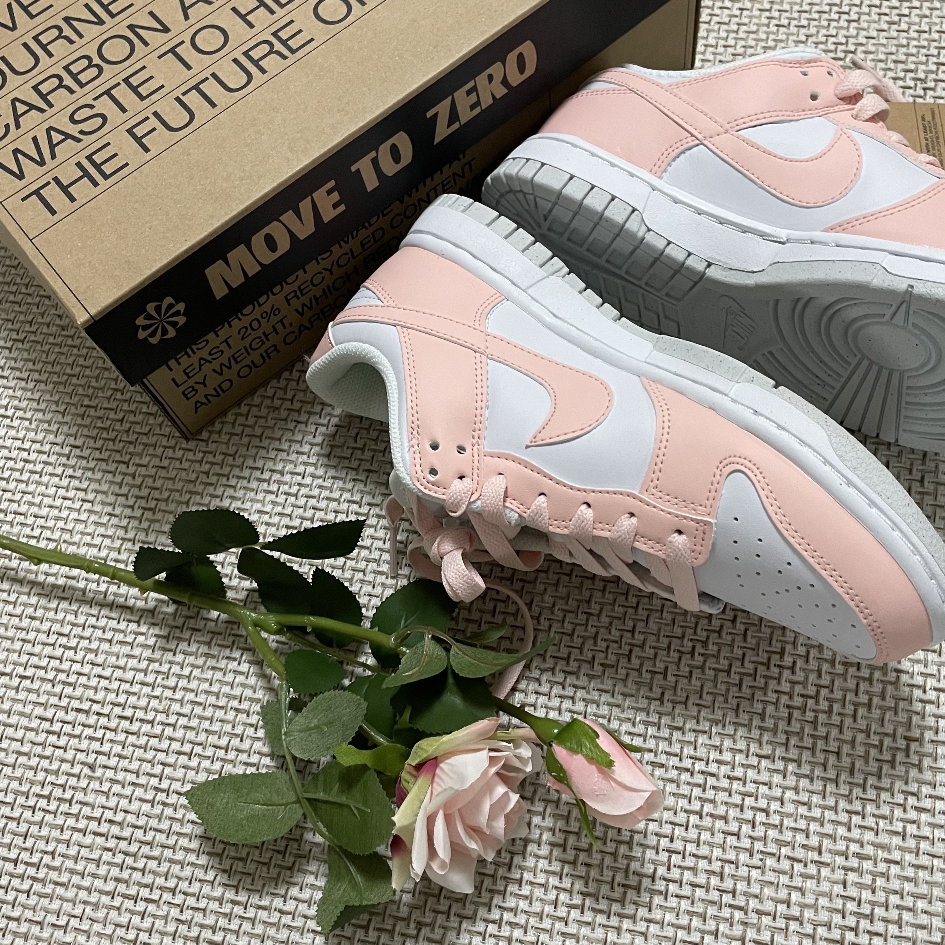(W) Nike Dunk Low Next Nature Pale Coral 착용 스타일 - 1