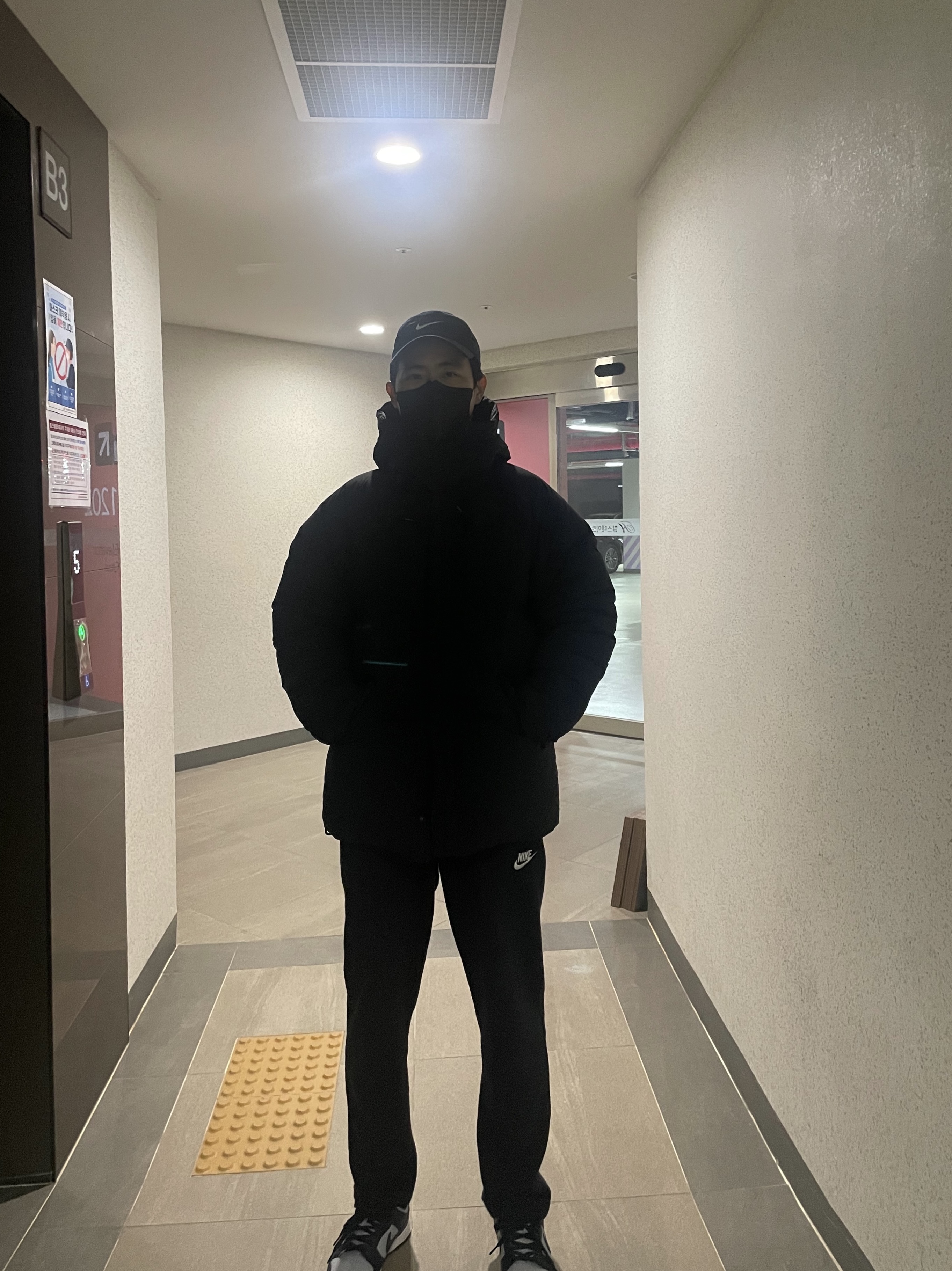 Ten C Artic Down Parka Black, Nike Dunk Low Retro Championship Grey 착용 스타일