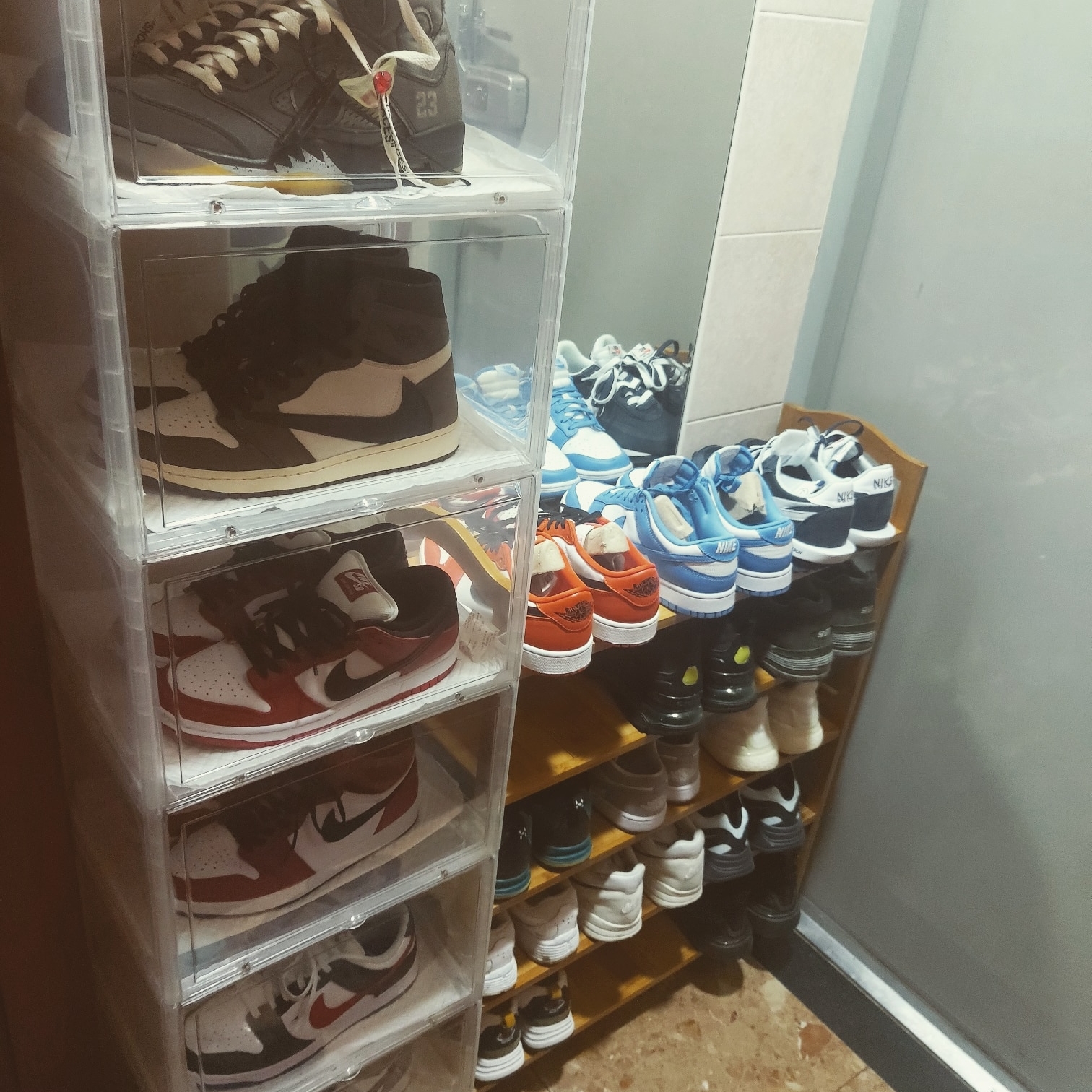 Jordan 2 x Off-White Retro Low SP White and Varsity Red, Jordan 4 x Union Retro Off Noir 착용 스타일 - 2