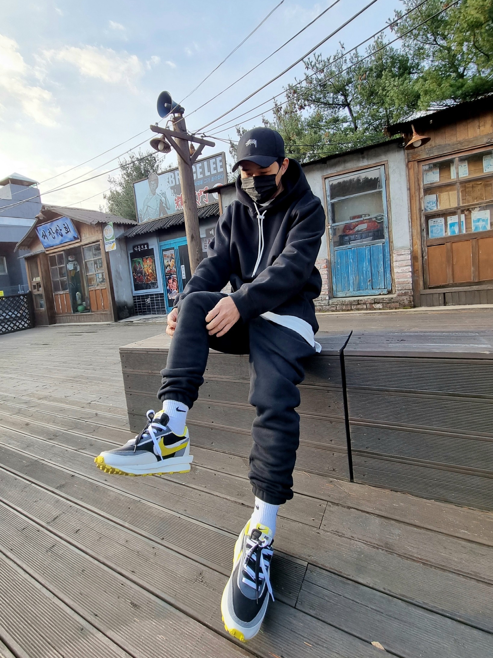 Nike x Sacai x Undercover LDWaffle Black Bright Citron, Nike NRG Solo Swoosh Fleece Pants Black White - Asia 착용 스타일