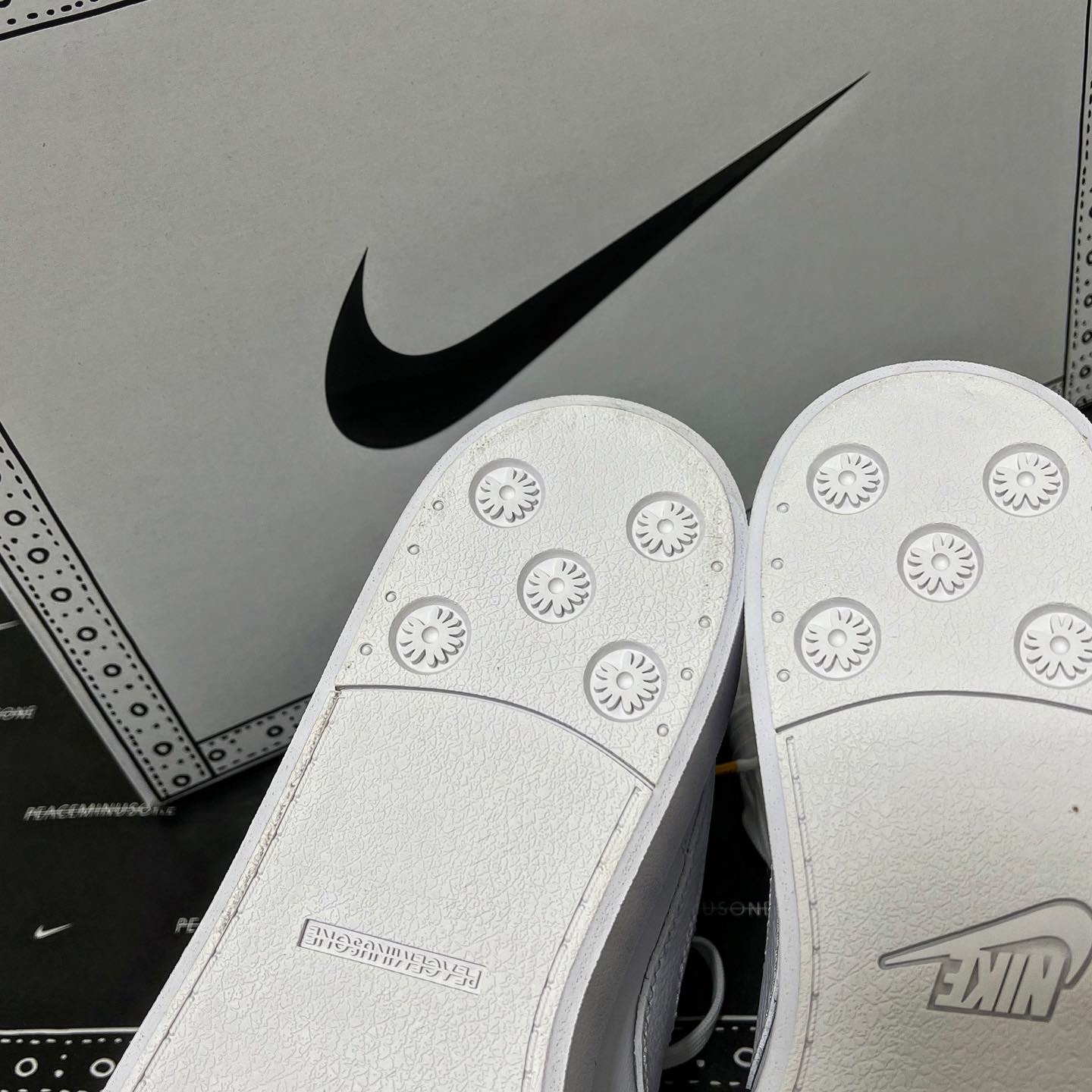 Nike x Peaceminusone Kwondo1 White 착용 스타일 - 2