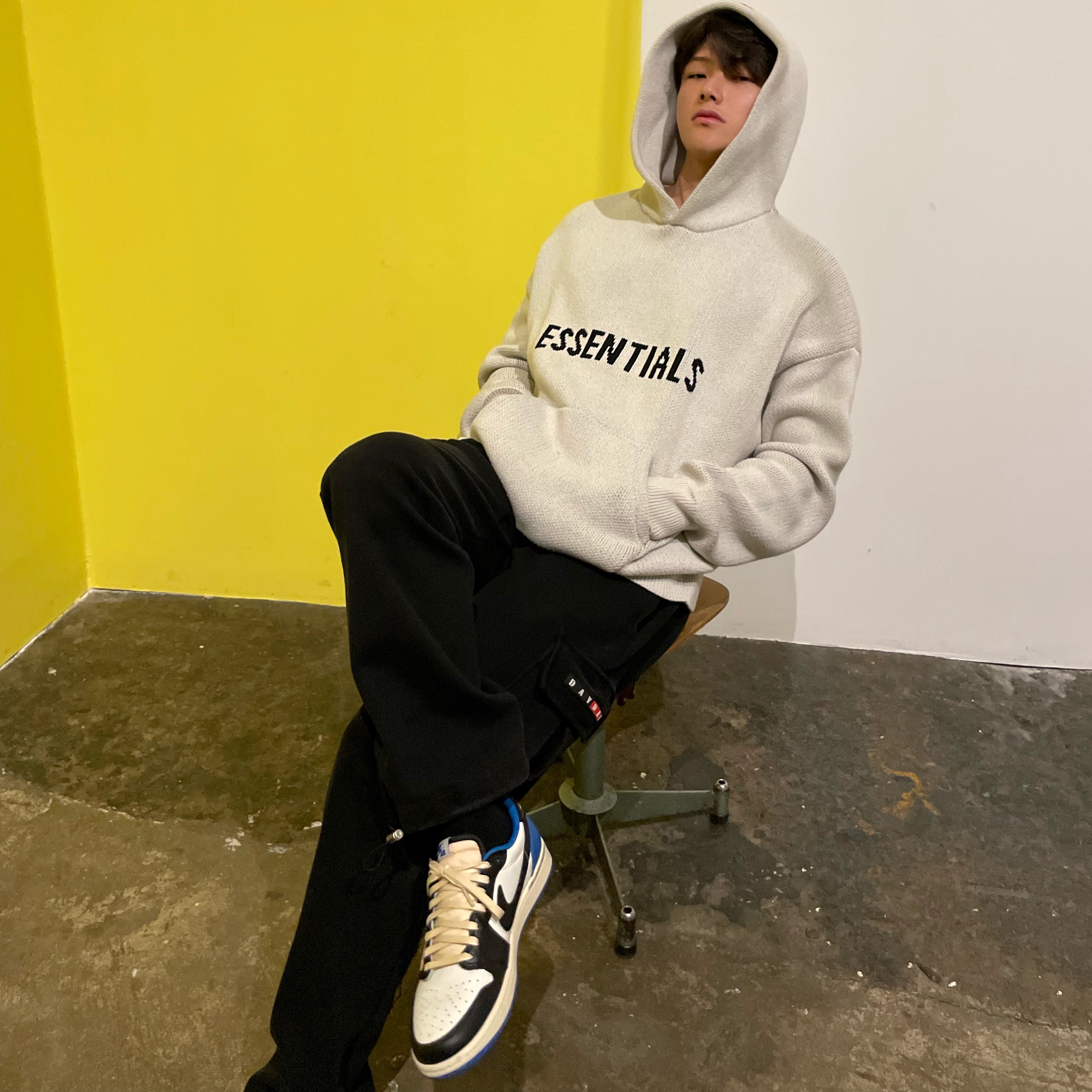 Jordan 1 x Travis Scott x Fragment Retro Low OG SP Military Blue, Essentials Knit Pullover Hoodie Oatmeal - 21SS 착용 스타일 - 2