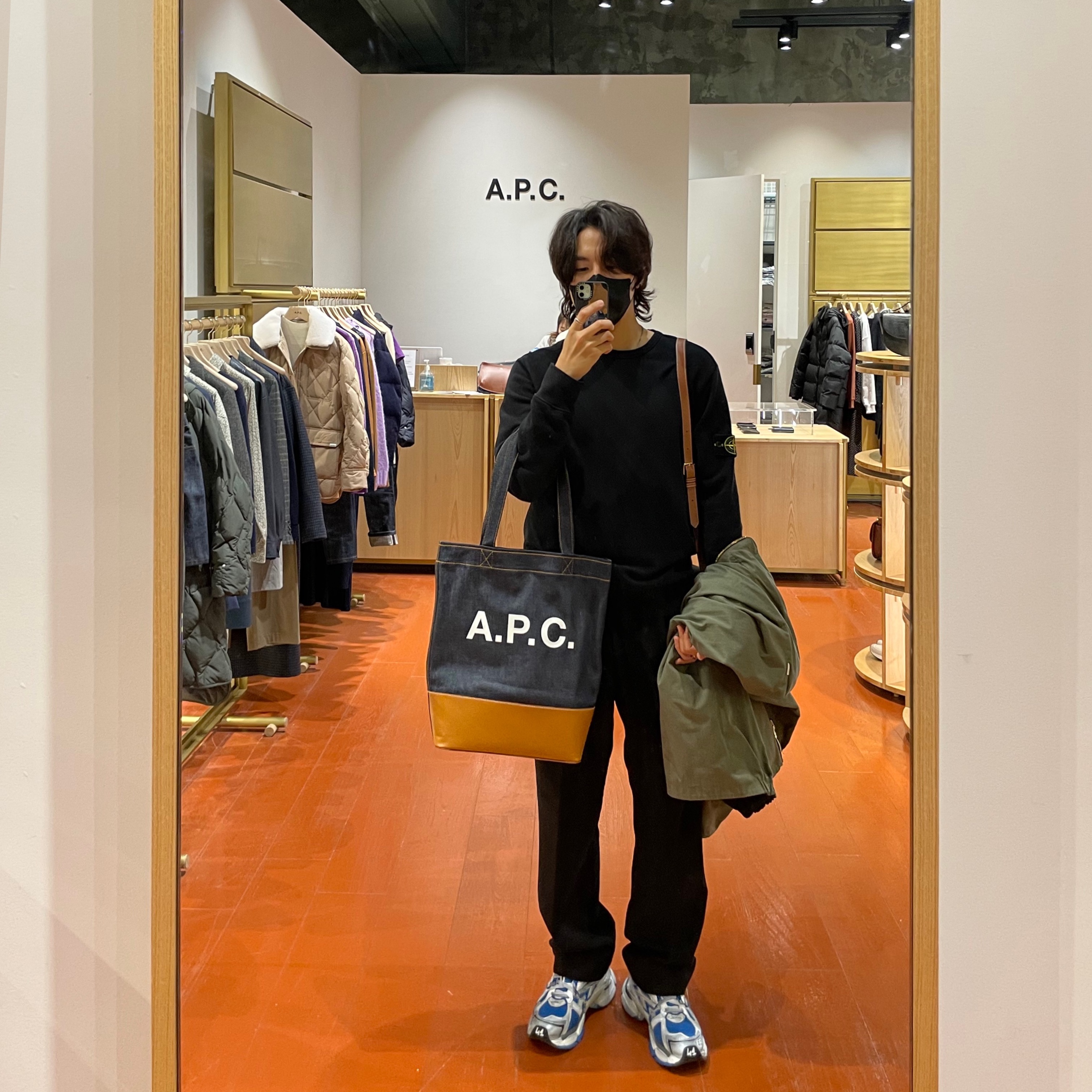 Stone Island 63020 Crewneck Sweatshirt Black - 21FW, Balenciaga Runner Sneakers Blue White 착용 스타일