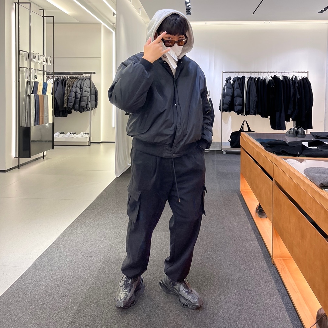 Nike x Matthew M Williams Zoom 004 Triple Black 착용 스타일 - 2