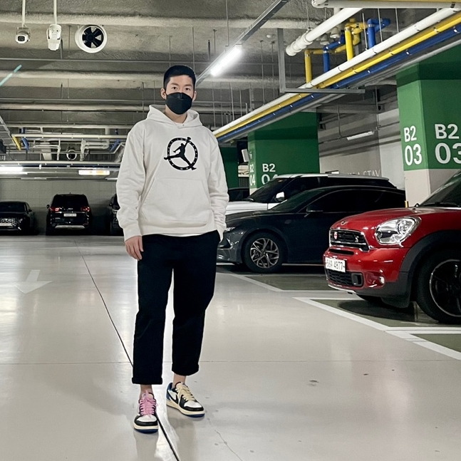 Jordan 1 x Travis Scott x Fragment Retro Low OG SP Military Blue, Jordan x Off-White Hoodie Phantom - Asia 착용 스타일
