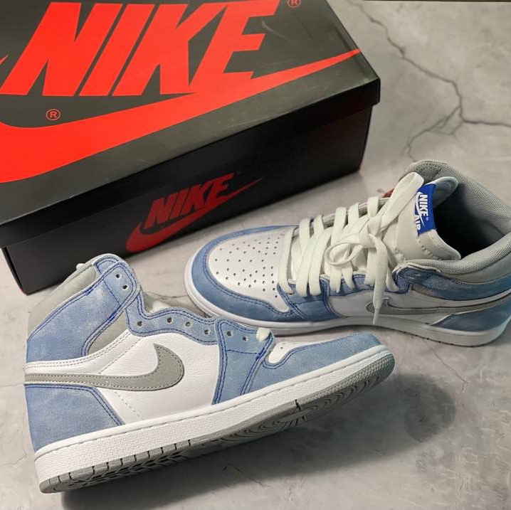 Jordan 1 Retro High OG Hyper Royal 착용 스타일 - 2