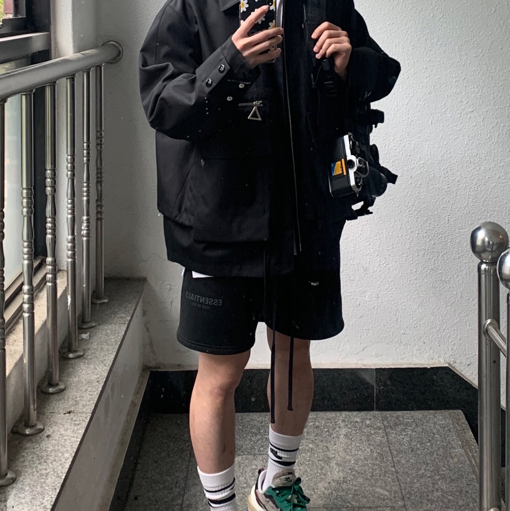 Nike x Sacai VaporWaffle String & Black Villain Red 착용 스타일