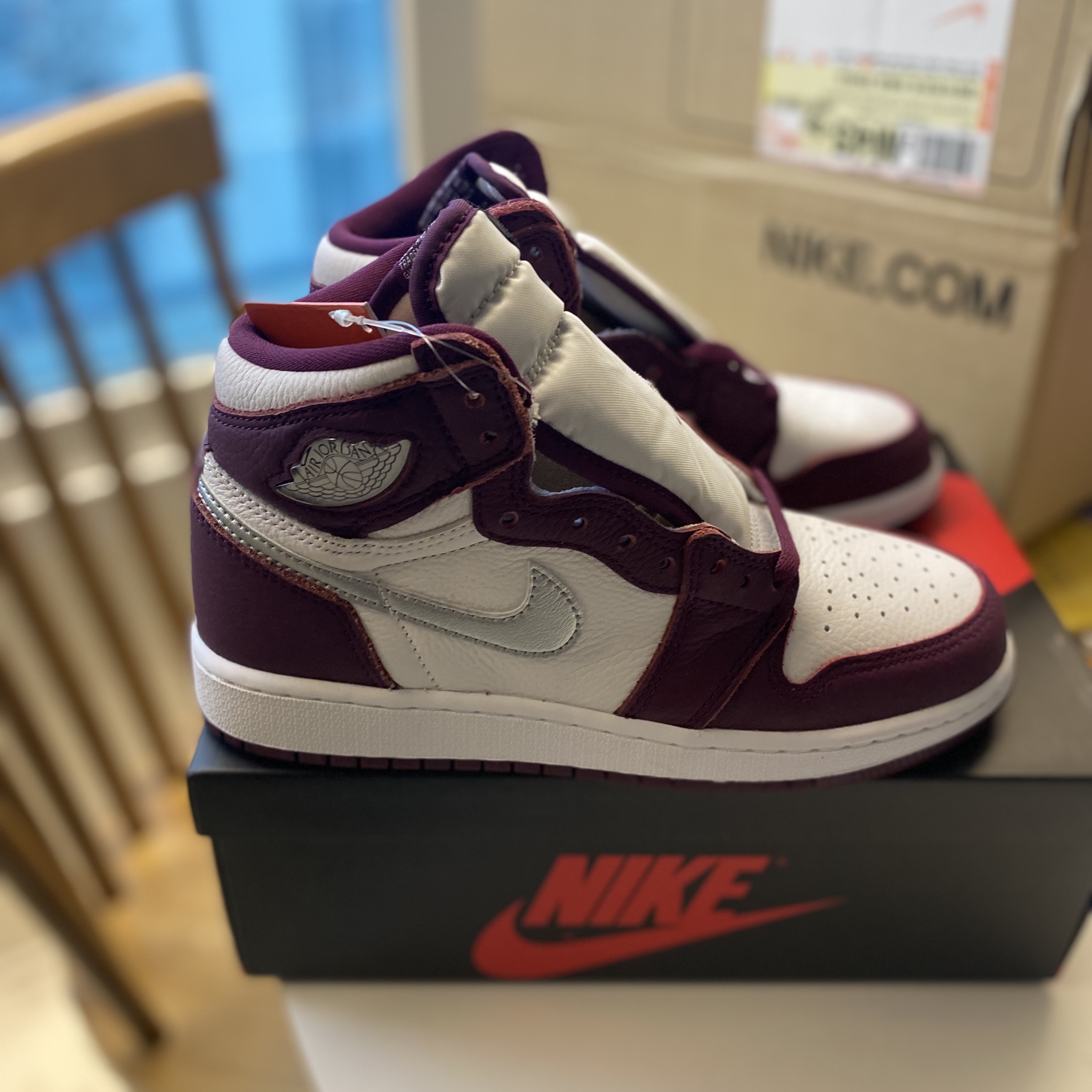 (GS) Jordan 1 Retro High OG Bordeaux 착용 스타일 - 1
