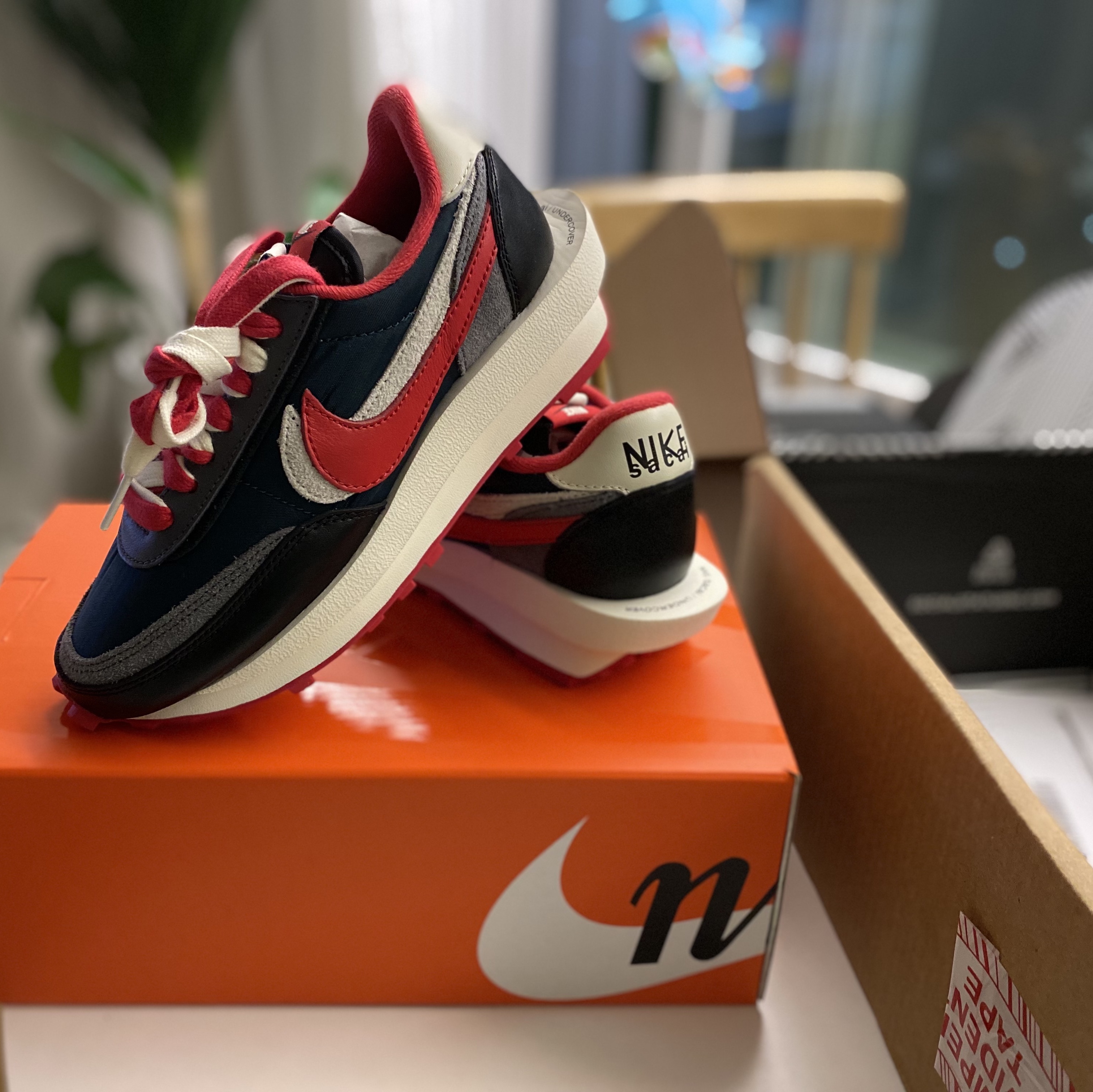 Nike x Sacai x Undercover LDWaffle Midnight Spruce University Red 착용 스타일 - 1