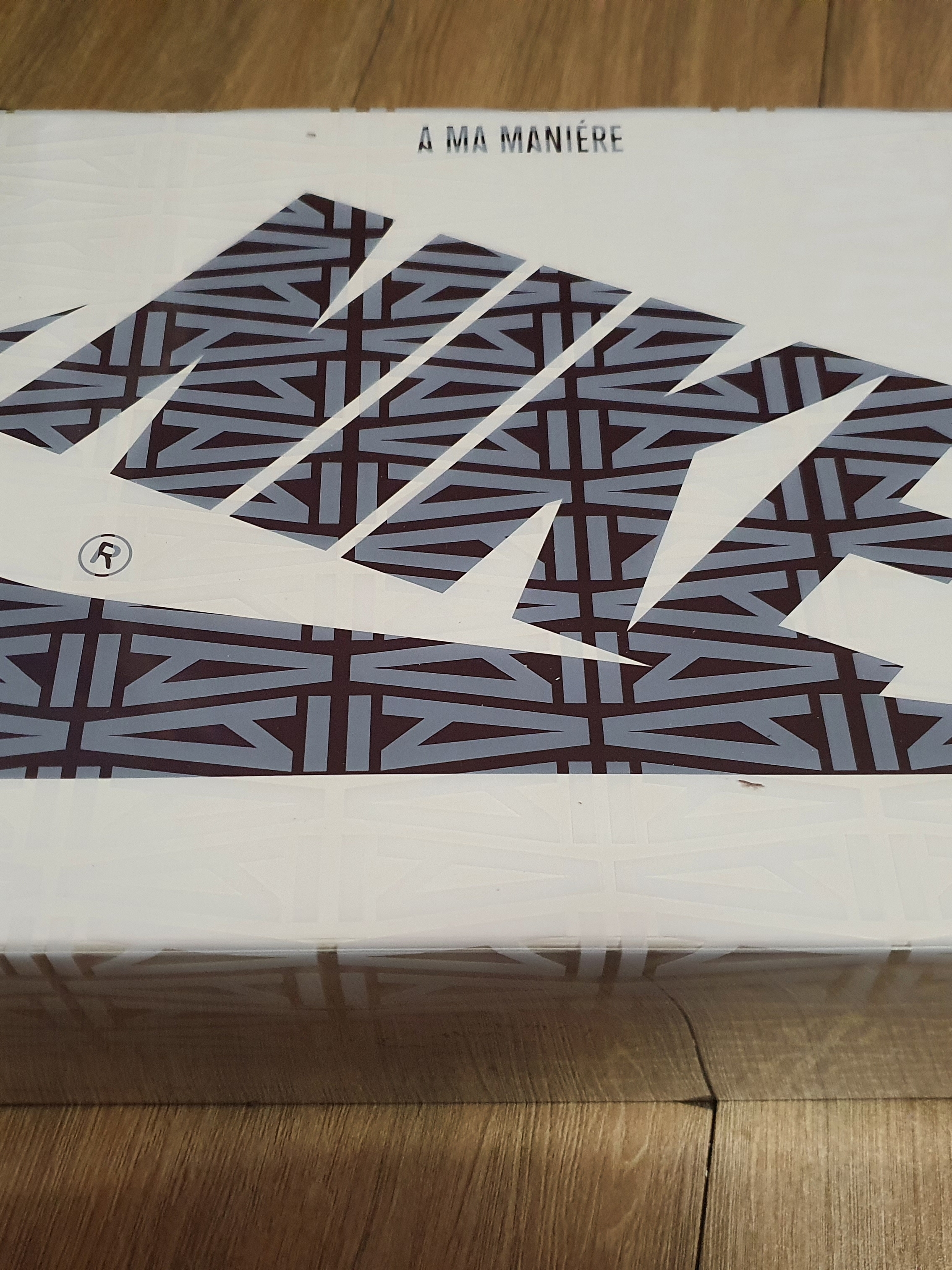Jordan 1 x A Ma Maniere Retro High OG SP Sail and Burgundy 착용 스타일 - 5