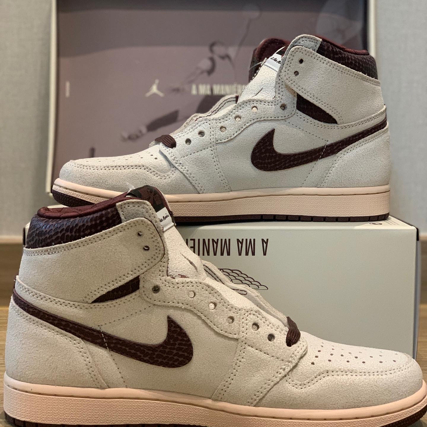 Jordan 1 x A Ma Maniere Retro High OG SP Sail and Burgundy 착용 스타일 - 1