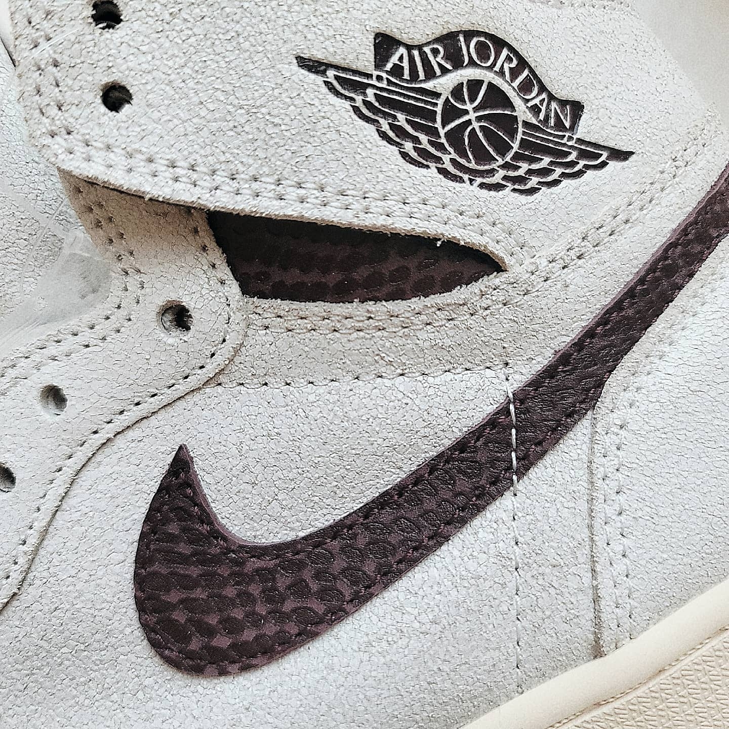 Jordan 1 x A Ma Maniere Retro High OG SP Sail and Burgundy, (PS) Jordan 1 x A Ma Maniere Retro High OG SP Burgundy and Sail 착용 스타일 - 3