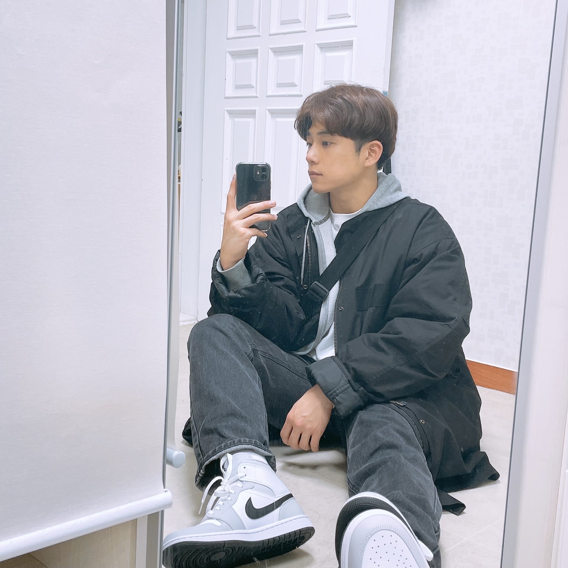 (W) Jordan 1 Mid Grey Fog 착용 스타일