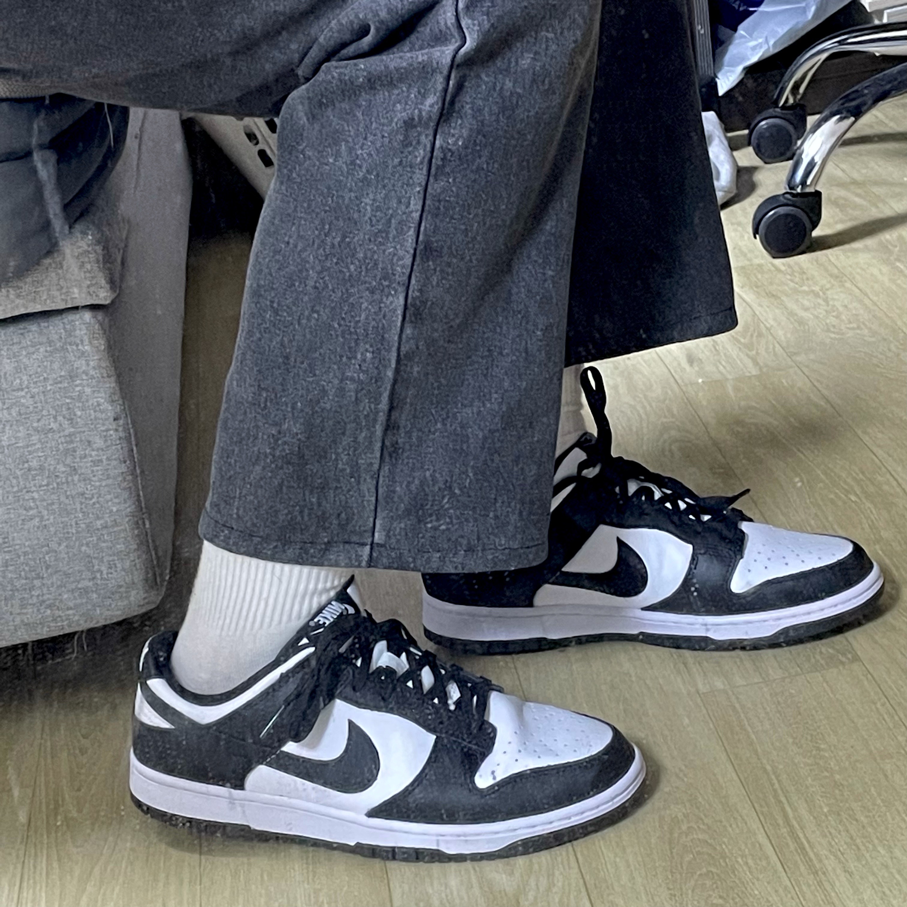 Nike Dunk Low Retro Black 착용 스타일 - 1