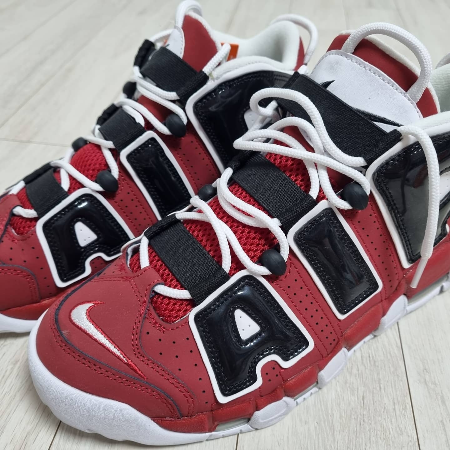 Nike Air More Uptempo 96 Bulls 2021, Nike Air More Uptempo Rayguns 착용 스타일 - 1
