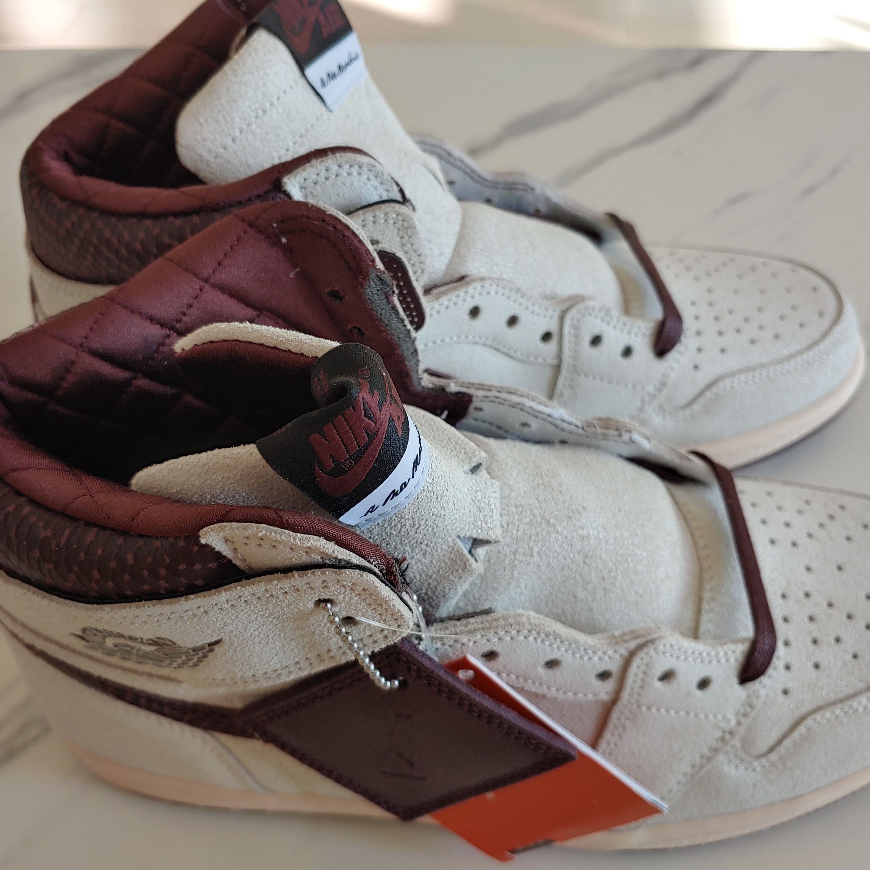 Jordan 1 x A Ma Maniere Retro High OG SP Sail and Burgundy 착용 스타일 - 3