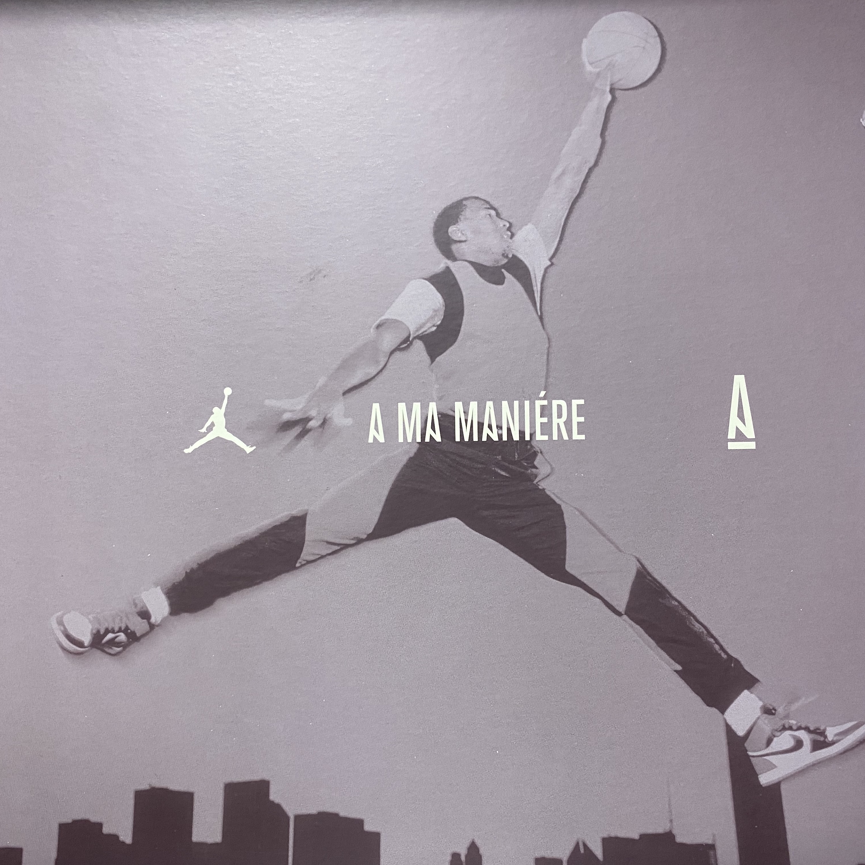 Jordan 1 x A Ma Maniere Retro High OG SP Sail and Burgundy 착용 스타일 - 1